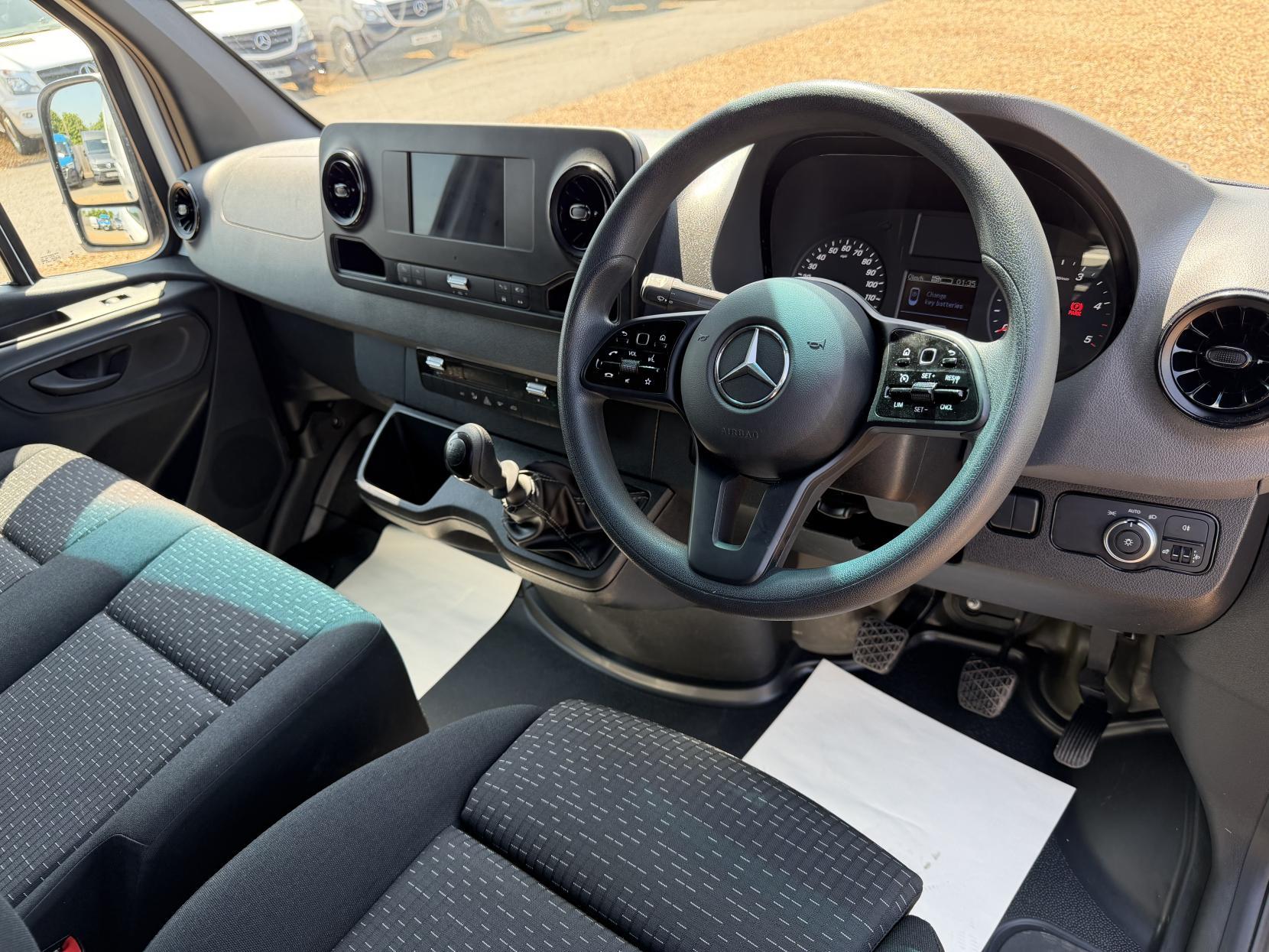 2021 Mercedes-Benz Sprinter 2.1 314 CDI Premium Panel Van 5dr Diesel Manual FWD L2 H2 Euro 6 (s/s) (143 ps) - Thumbnail 2