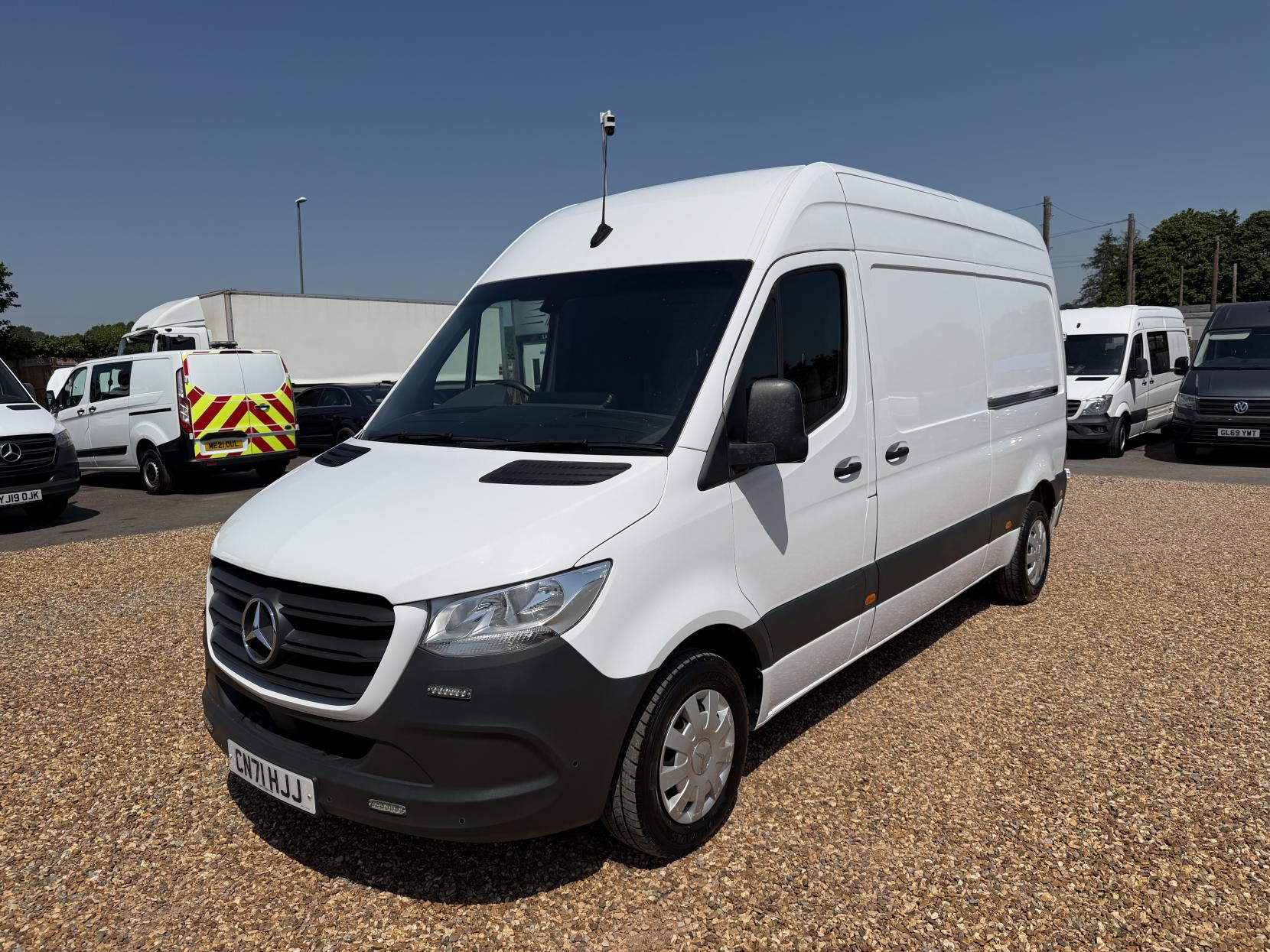 2021 Mercedes-Benz Sprinter 2.1 314 CDI Premium Panel Van 5dr Diesel Manual FWD L2 H2 Euro 6 (s/s) (143 ps) - Thumbnail 7