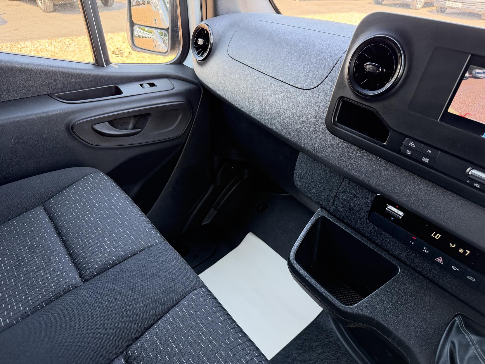 2021 Mercedes-Benz Sprinter 2.1 314 CDI Premium Panel Van 5dr Diesel Manual FWD L2 H2 Euro 6 (s/s) (143 ps) - Thumbnail 36