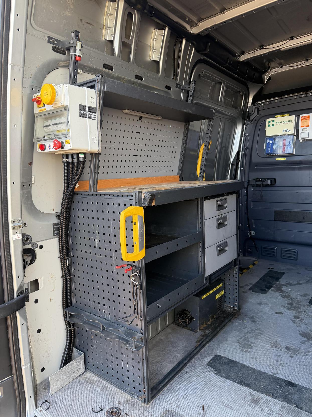 Mercedes-Benz Sprinter 2.1 313 CDi BlueEFFICIENCY Panel Van 4dr Diesel Manual RWD L1 H3 (211 g/km, 129 bhp)