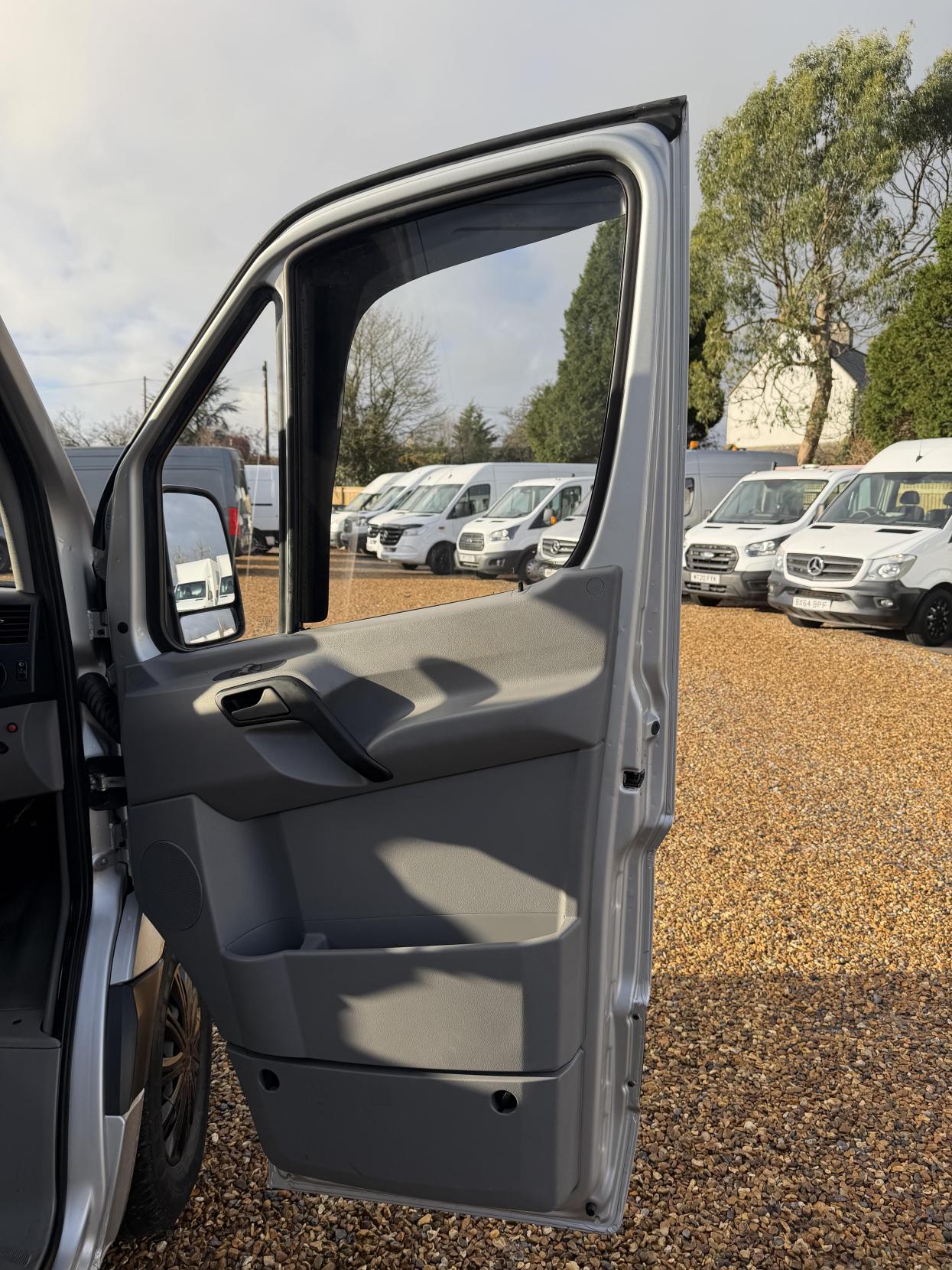 Mercedes-Benz Sprinter 2.1 313 CDi BlueEFFICIENCY Panel Van 4dr Diesel Manual RWD L1 H3 (211 g/km, 129 bhp)