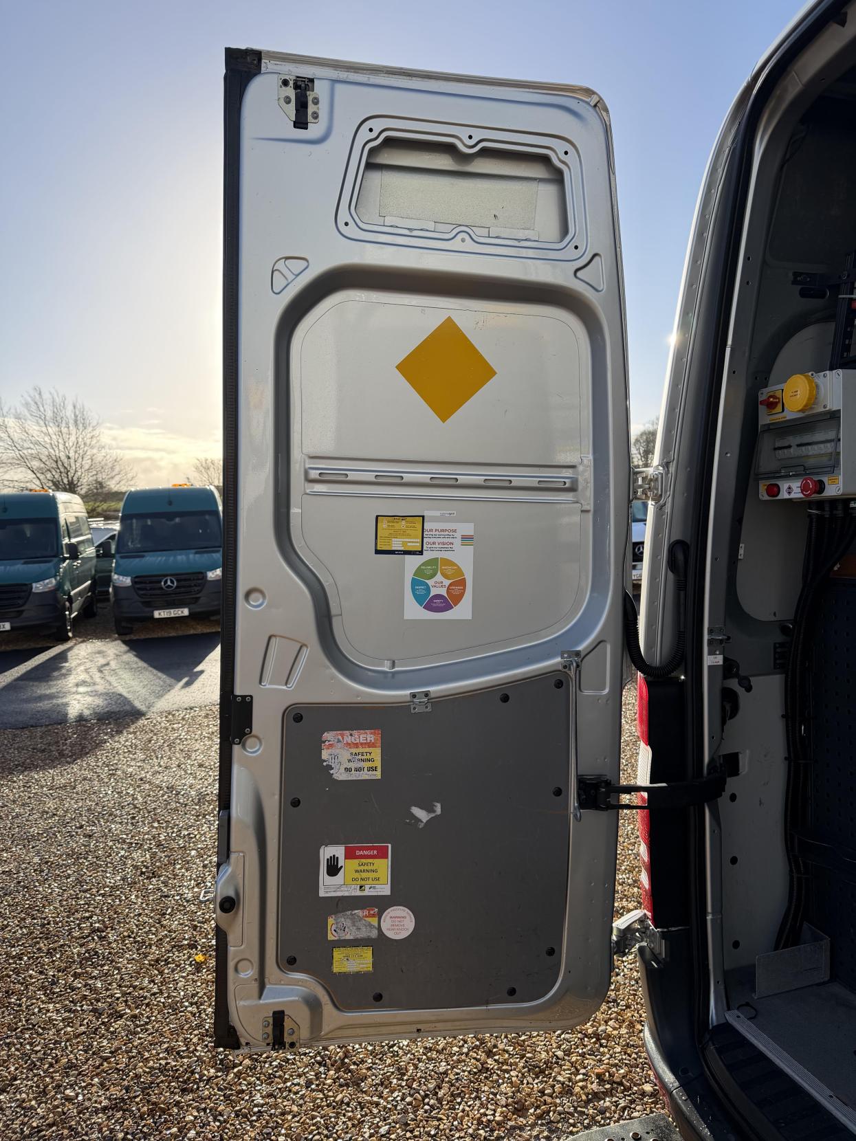 Mercedes-Benz Sprinter 2.1 313 CDi BlueEFFICIENCY Panel Van 4dr Diesel Manual RWD L1 H3 (211 g/km, 129 bhp)