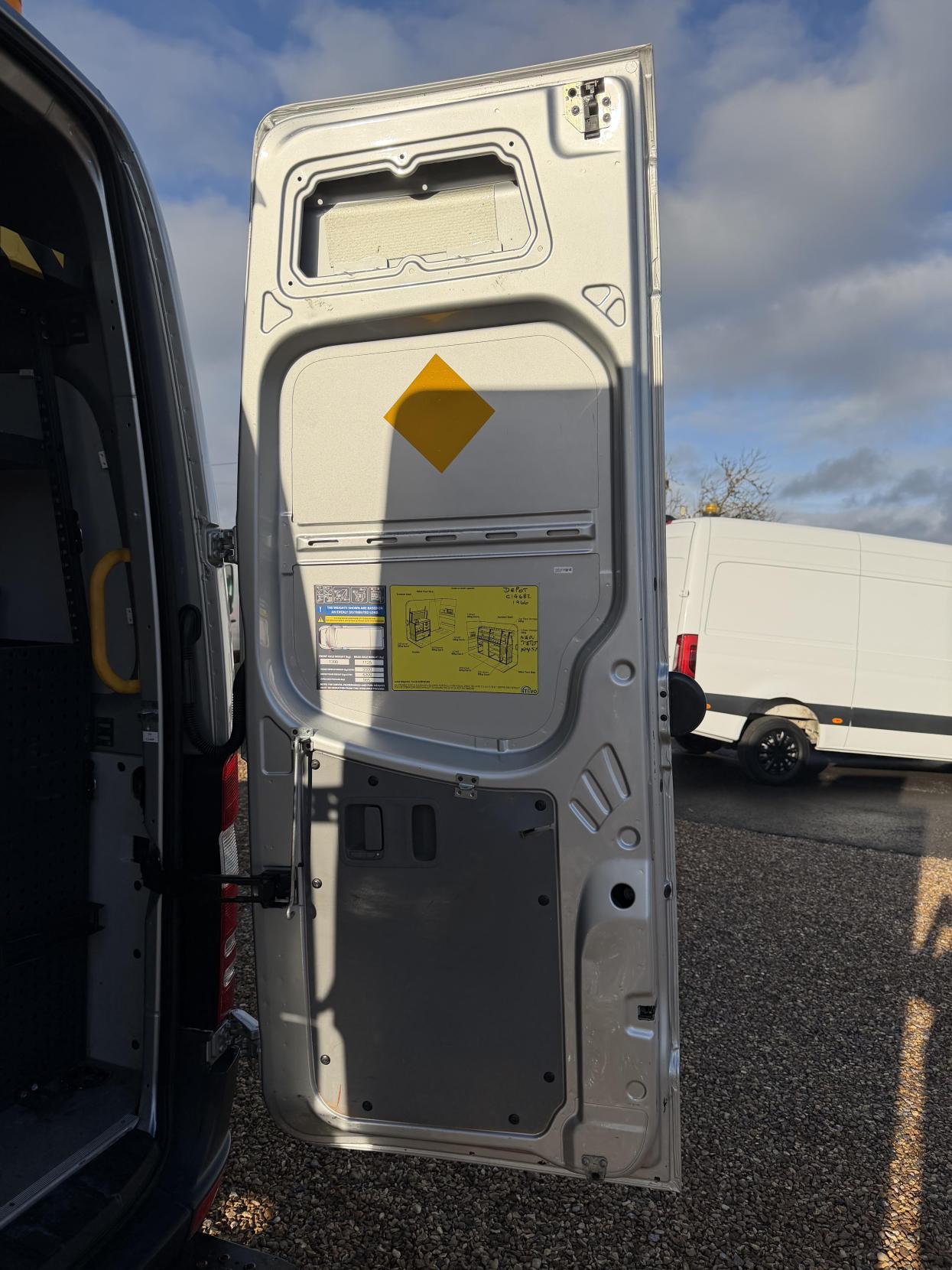 Mercedes-Benz Sprinter 2.1 313 CDi BlueEFFICIENCY Panel Van 4dr Diesel Manual RWD L1 H3 (211 g/km, 129 bhp)