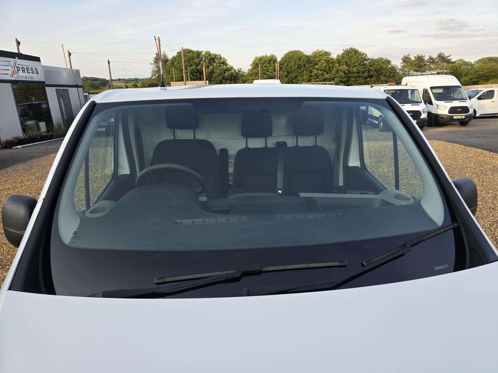 Renault Trafic 1.6 dCi 29 Business Panel Van 5dr Diesel Manual LWB Standard Roof Euro 6 (120 ps)