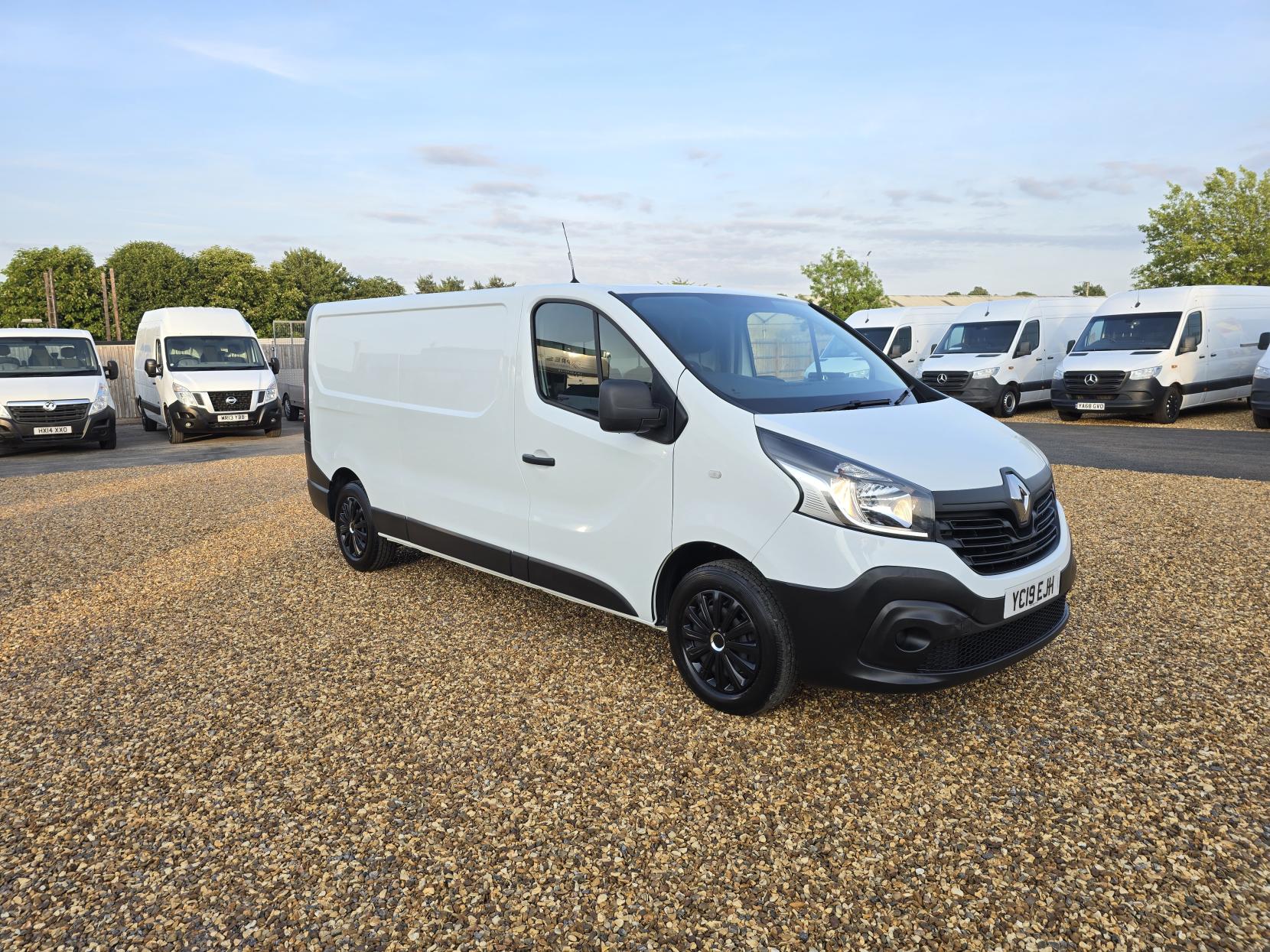 Renault Trafic 1.6 dCi 29 Business Panel Van 5dr Diesel Manual LWB Standard Roof Euro 6 (120 ps)