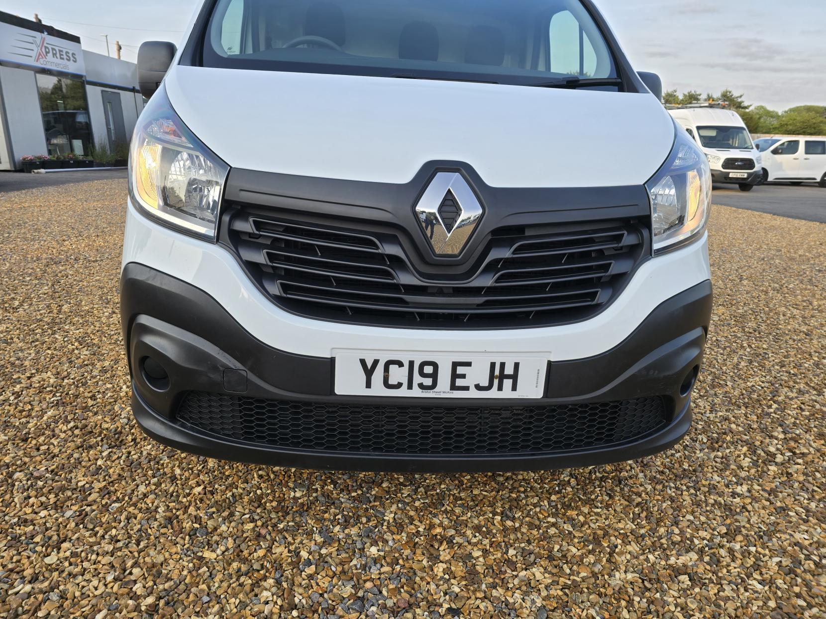 Renault Trafic 1.6 dCi 29 Business Panel Van 5dr Diesel Manual LWB Standard Roof Euro 6 (120 ps)