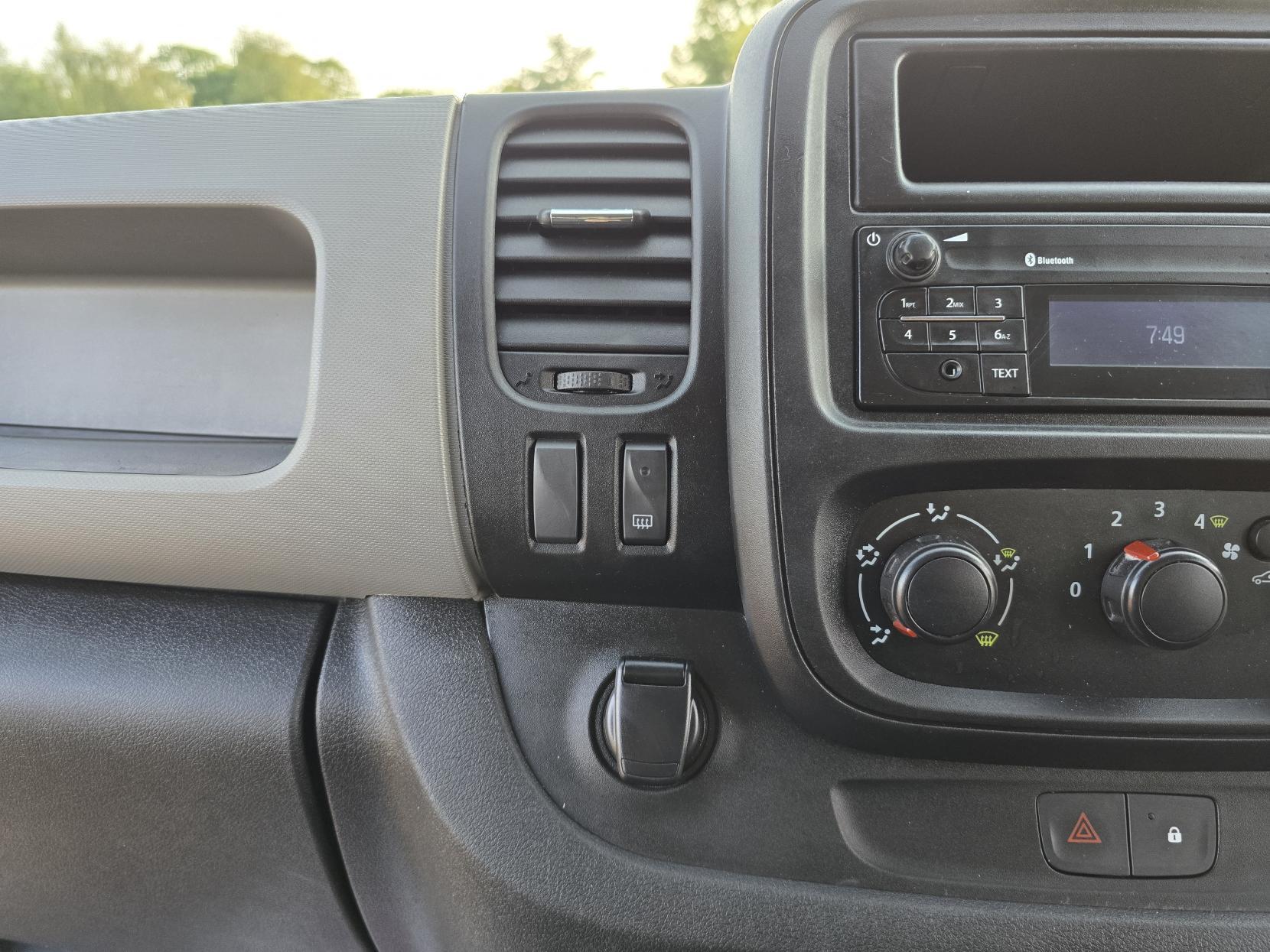 Renault Trafic 1.6 dCi 29 Business Panel Van 5dr Diesel Manual LWB Standard Roof Euro 6 (120 ps)