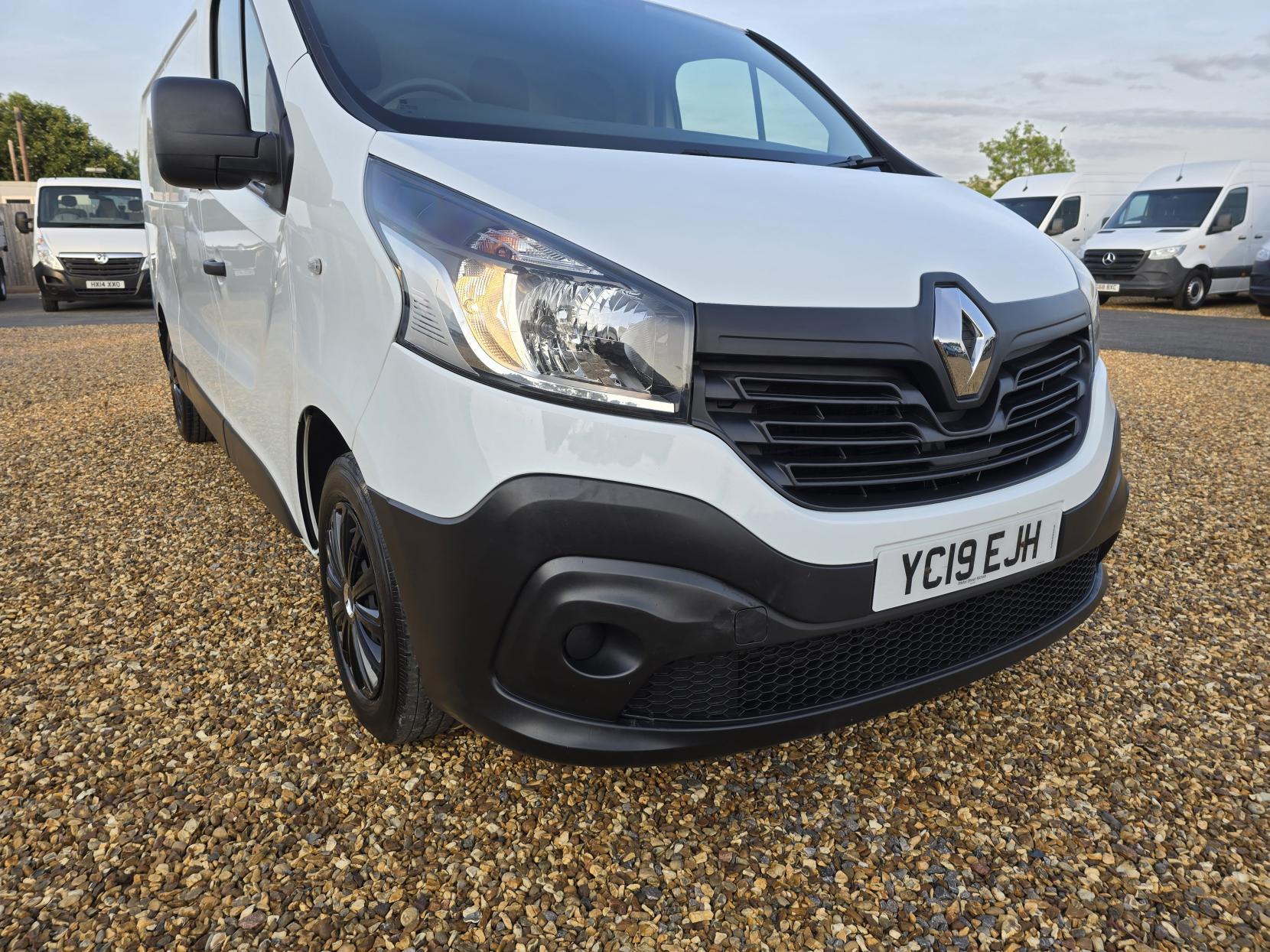 Renault Trafic 1.6 dCi 29 Business Panel Van 5dr Diesel Manual LWB Standard Roof Euro 6 (120 ps)
