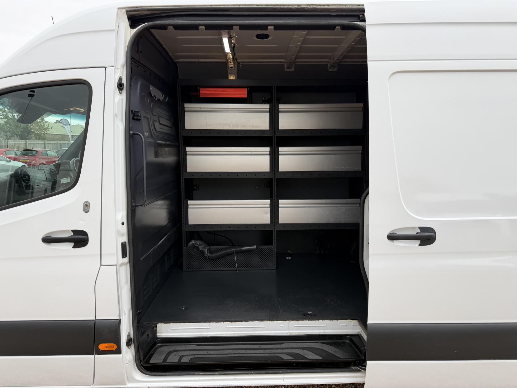 2021 Mercedes-Benz Sprinter 2.1 316 CDI Progressive Panel Van 5dr Diesel Manual RWD L2 H2 Euro 6 (s/s) (163 ps) - Thumbnail 31
