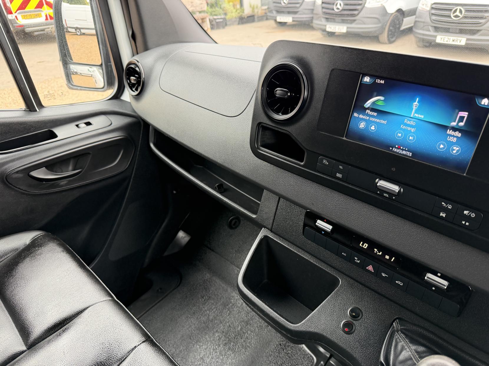 2021 Mercedes-Benz Sprinter 2.1 316 CDI Progressive Panel Van 5dr Diesel Manual RWD L2 H2 Euro 6 (s/s) (163 ps) - Thumbnail 30