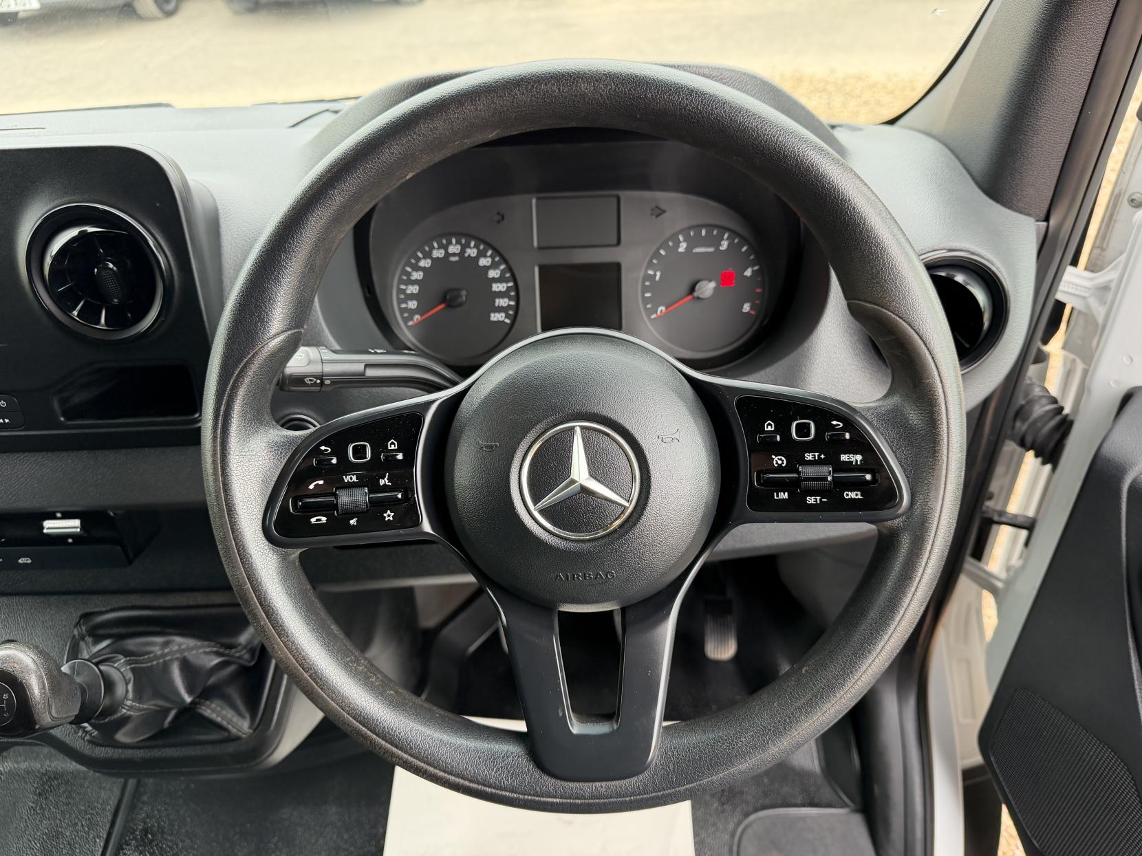 2021 Mercedes-Benz Sprinter 2.1 316 CDI Progressive Panel Van 5dr Diesel Manual RWD L2 H2 Euro 6 (s/s) (163 ps) - Thumbnail 16