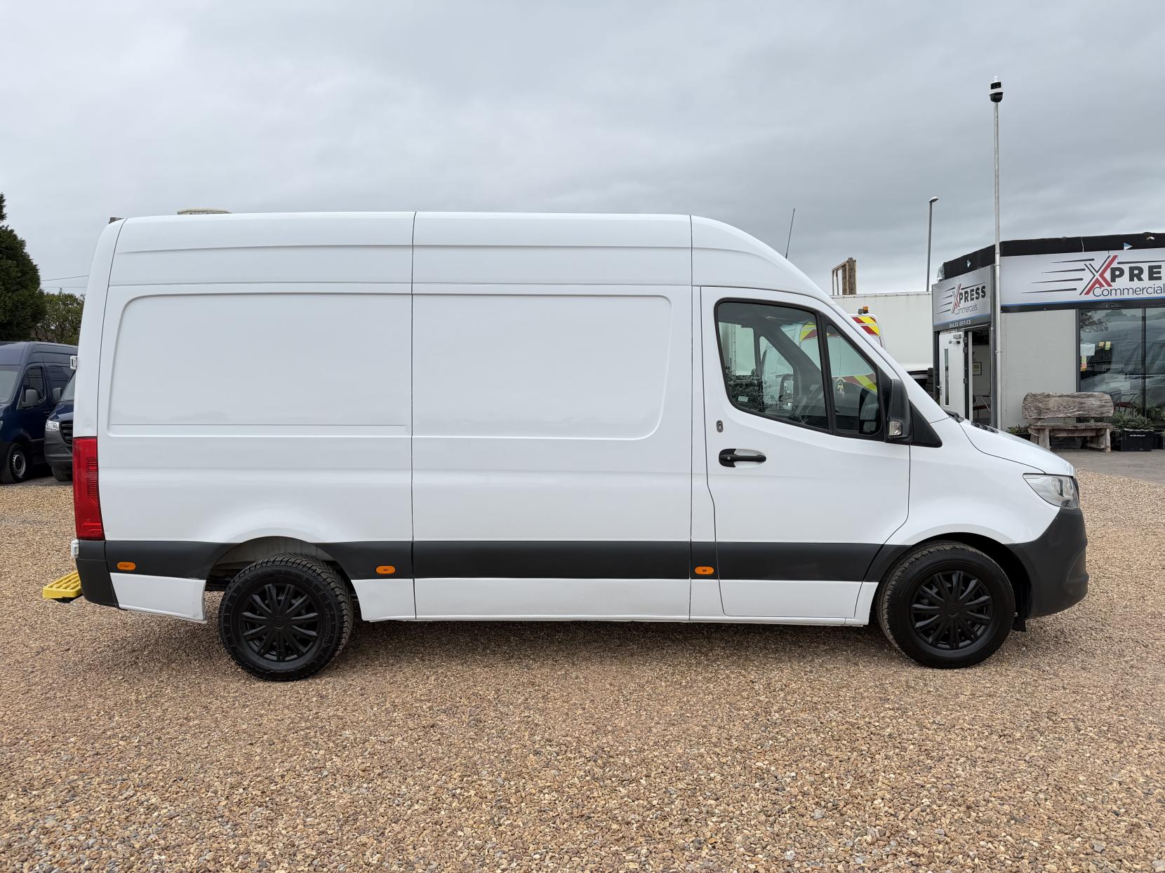 2021 Mercedes-Benz Sprinter 2.1 316 CDI Progressive Panel Van 5dr Diesel Manual RWD L2 H2 Euro 6 (s/s) (163 ps) - Thumbnail 12