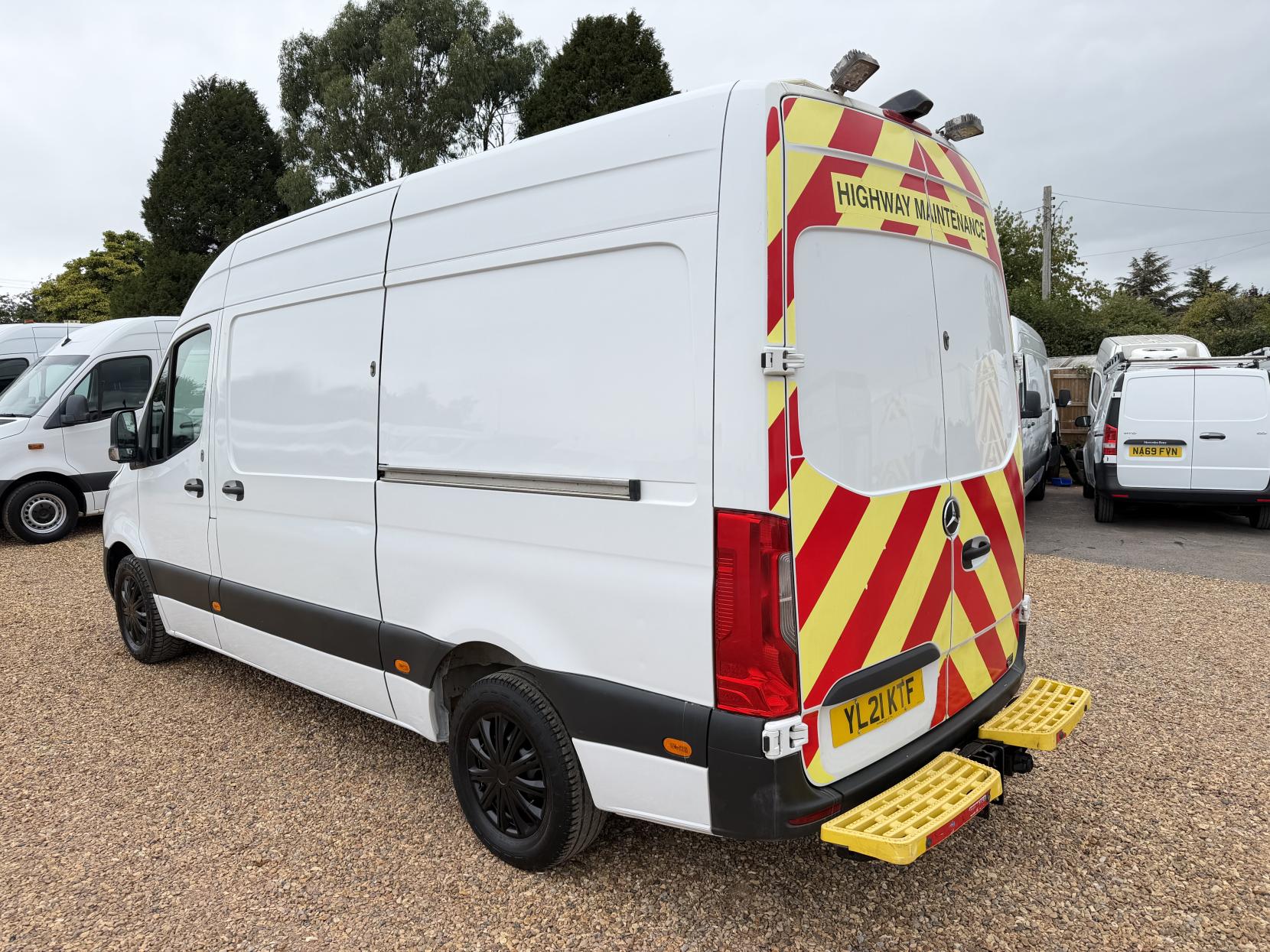 2021 Mercedes-Benz Sprinter 2.1 316 CDI Progressive Panel Van 5dr Diesel Manual RWD L2 H2 Euro 6 (s/s) (163 ps) - Thumbnail 9