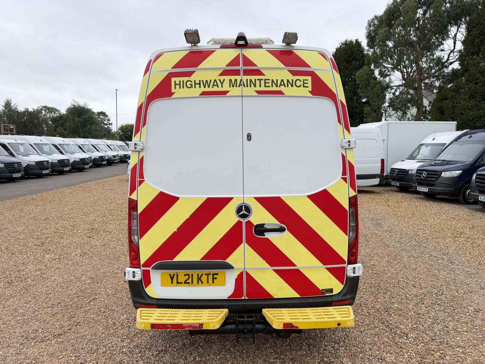 2021 Mercedes-Benz Sprinter 2.1 316 CDI Progressive Panel Van 5dr Diesel Manual RWD L2 H2 Euro 6 (s/s) (163 ps) - Thumbnail 10