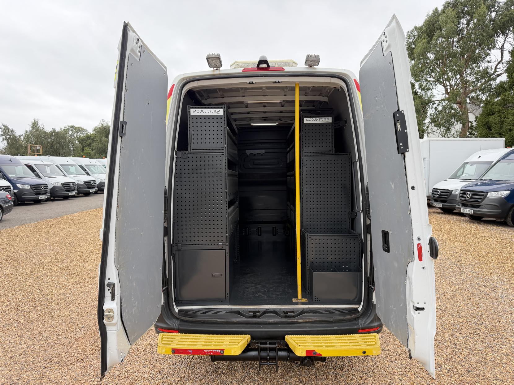 2021 Mercedes-Benz Sprinter 2.1 316 CDI Progressive Panel Van 5dr Diesel Manual RWD L2 H2 Euro 6 (s/s) (163 ps) - Thumbnail 3