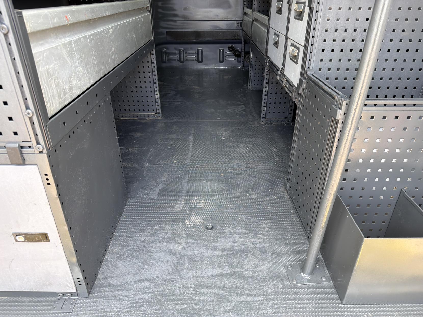 2022 Mercedes-Benz Sprinter 2.0 317 CDI Progressive Panel Van 5dr Diesel Manual RWD L2 H2 Euro 6 (s/s) (170 ps) - Thumbnail 40