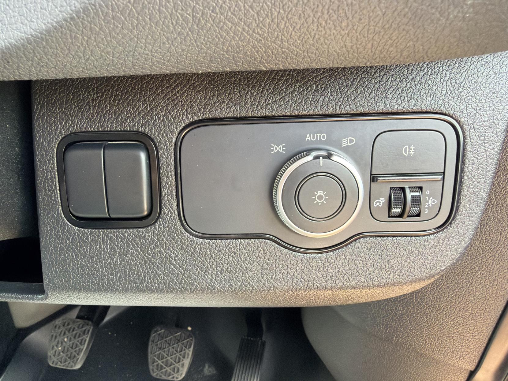 2022 Mercedes-Benz Sprinter 2.0 317 CDI Progressive Panel Van 5dr Diesel Manual RWD L2 H2 Euro 6 (s/s) (170 ps) - Thumbnail 24