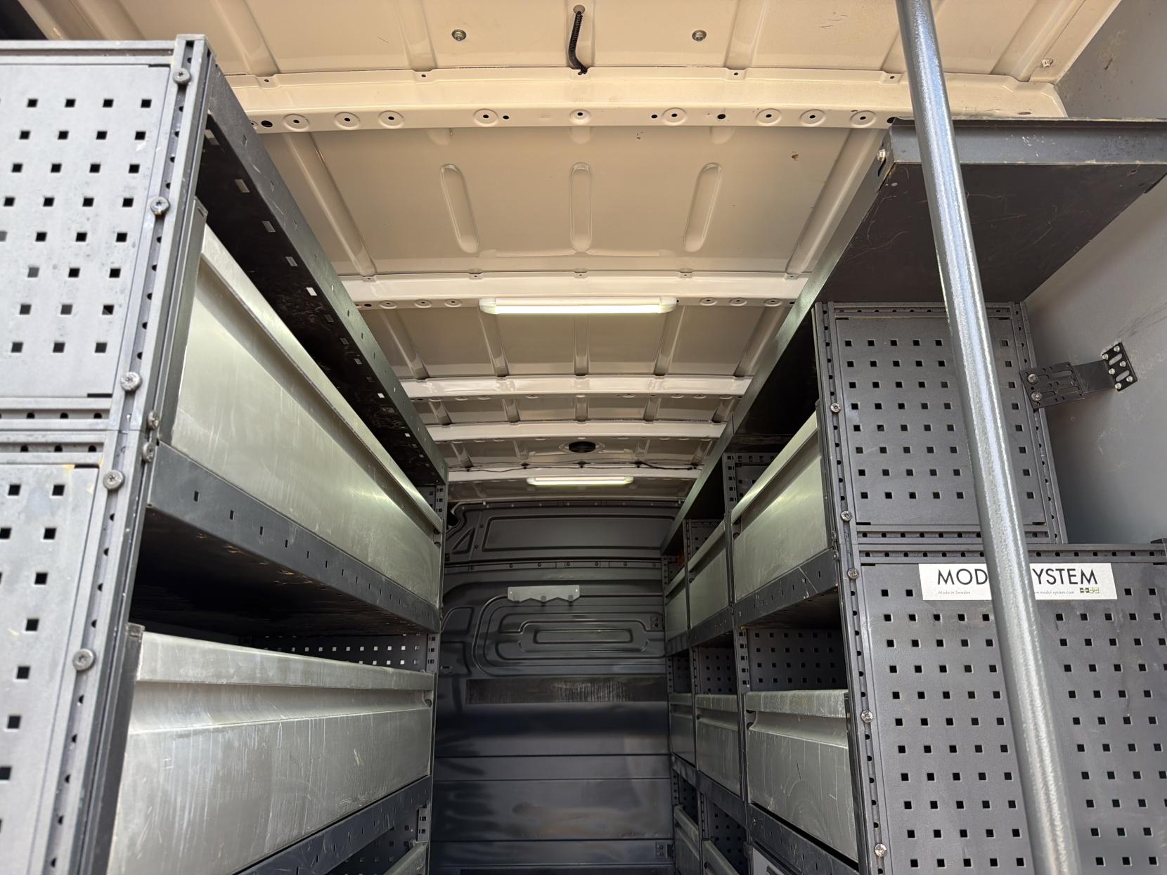 2022 Mercedes-Benz Sprinter 2.0 317 CDI Progressive Panel Van 5dr Diesel Manual RWD L2 H2 Euro 6 (s/s) (170 ps) - Thumbnail 39