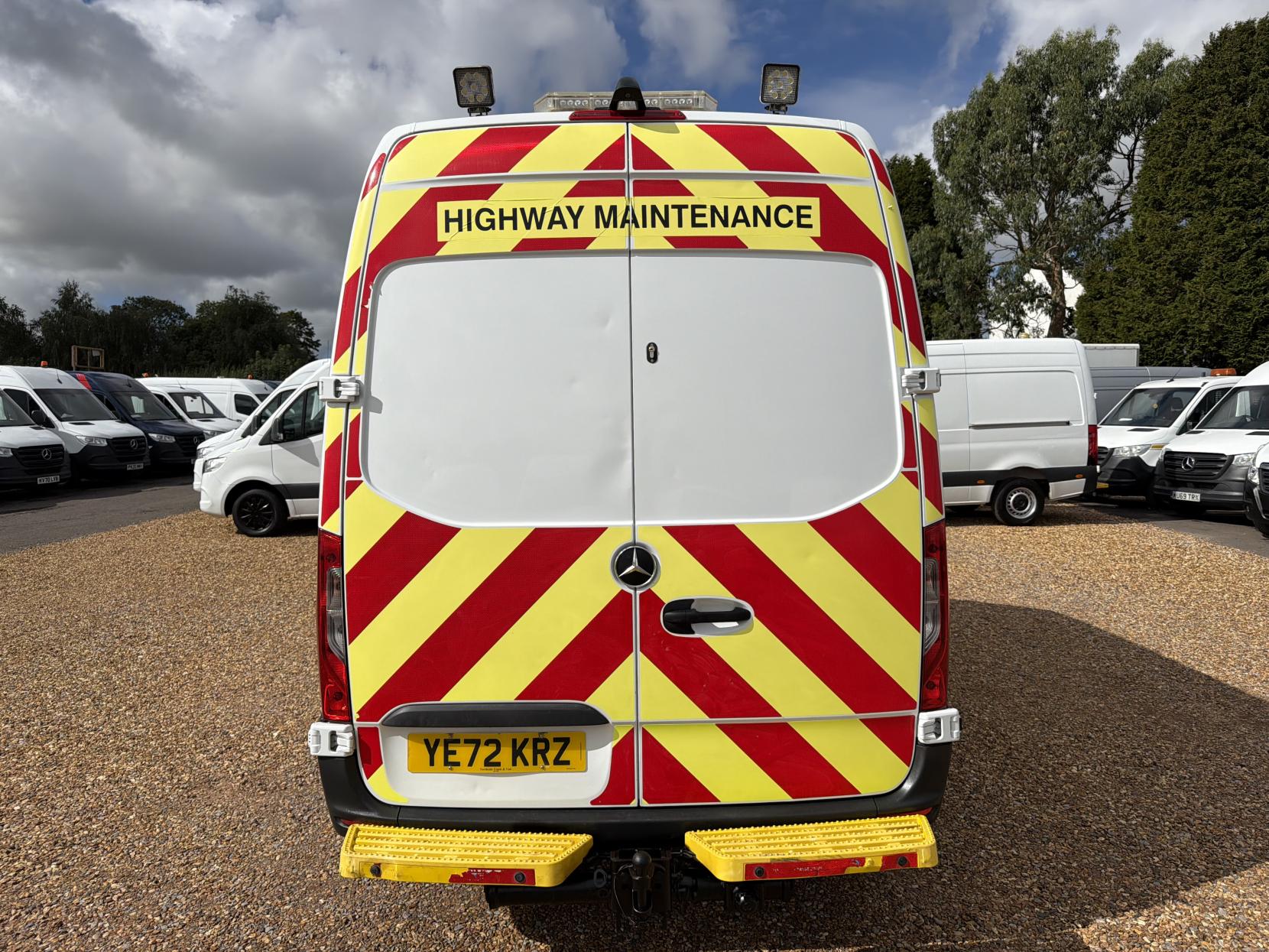 2022 Mercedes-Benz Sprinter 2.0 317 CDI Progressive Panel Van 5dr Diesel Manual RWD L2 H2 Euro 6 (s/s) (170 ps) - Thumbnail 9