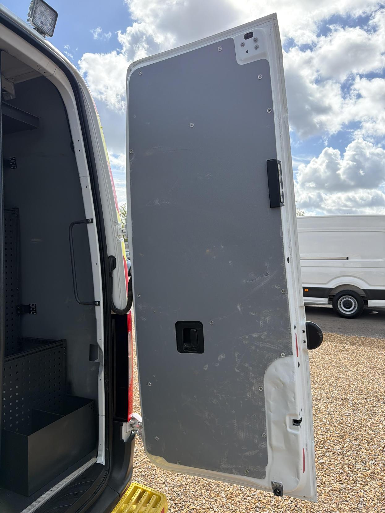 2022 Mercedes-Benz Sprinter 2.0 317 CDI Progressive Panel Van 5dr Diesel Manual RWD L2 H2 Euro 6 (s/s) (170 ps) - Thumbnail 41