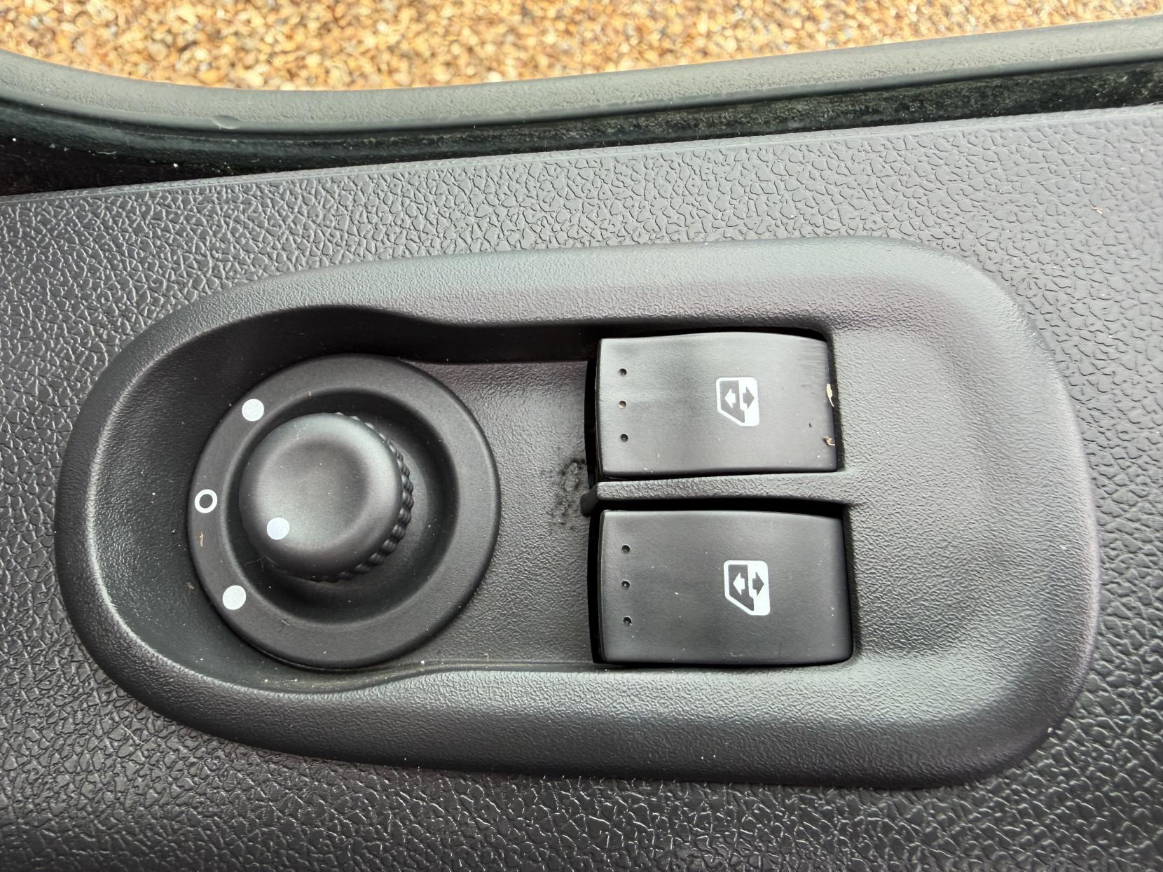 Vauxhall Movano 2.3 CDTi 3500 Panel Van 5dr Diesel Manual FWD L2 H2 Euro 6 (130 ps)