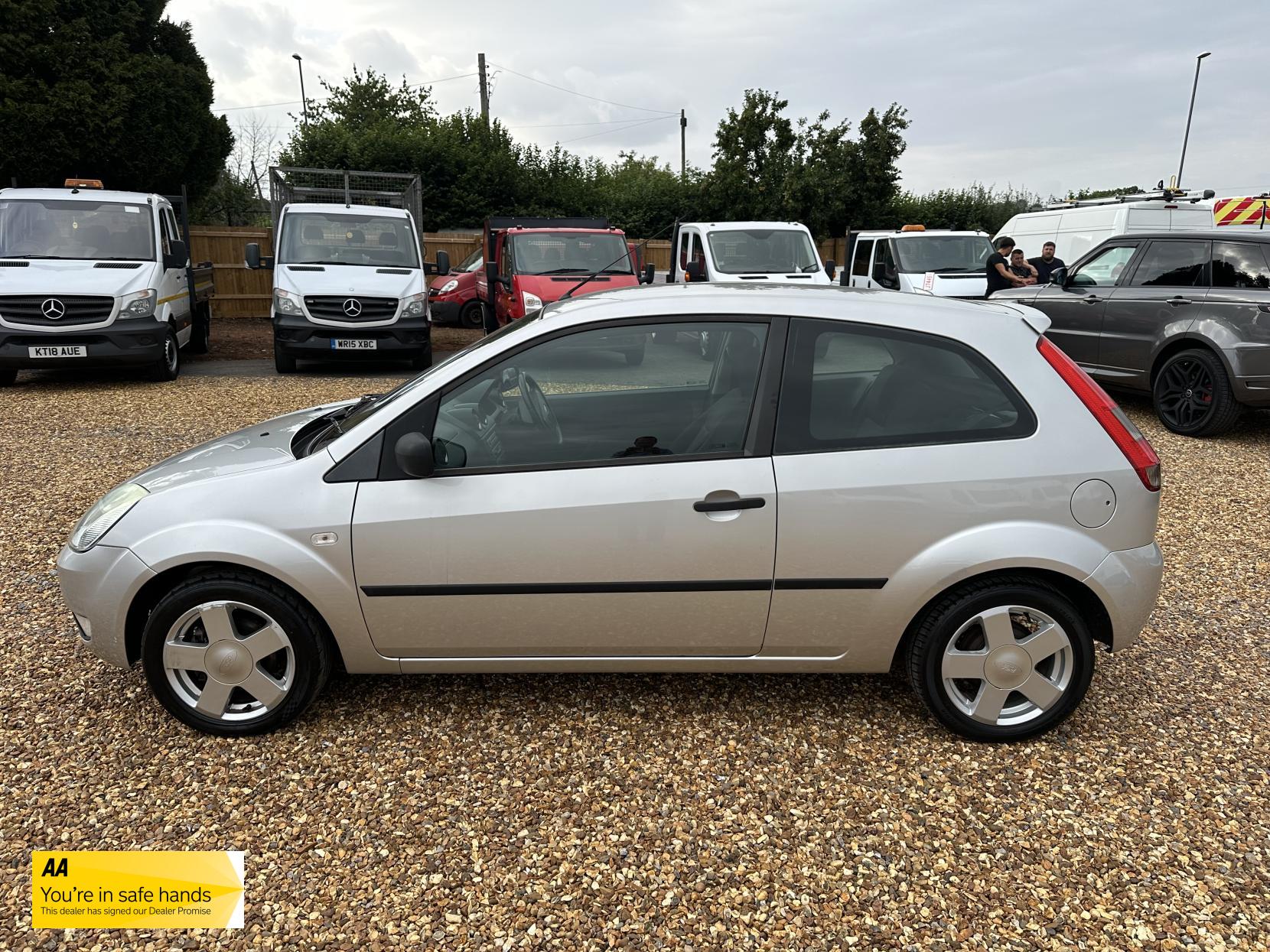 Ford Fiesta 1.4 Flame Limited Edition Hatchback 3dr Petrol Manual (153 g/km, 79 bhp)