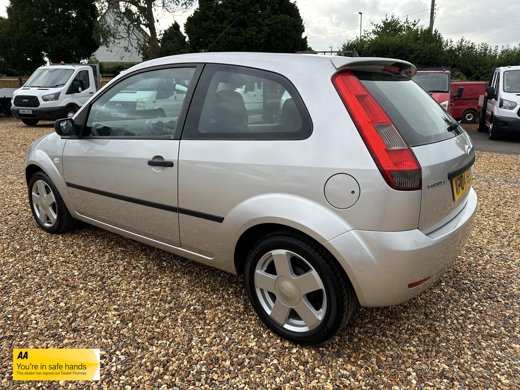 Ford Fiesta 1.4 Flame Limited Edition Hatchback 3dr Petrol Manual (153 g/km, 79 bhp)