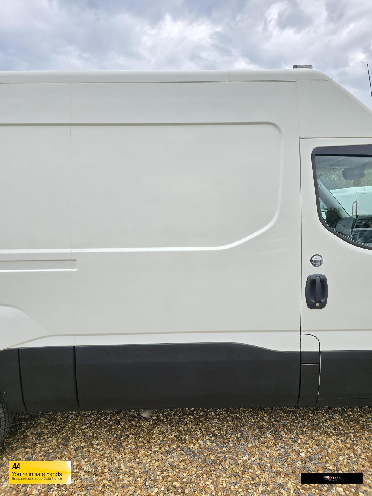 IVECO Daily Daily 2.3D HPI 12V 35S 3520 Panel Van 5dr Diesel Manual MWB Euro 6 (s/s) (116 ps)