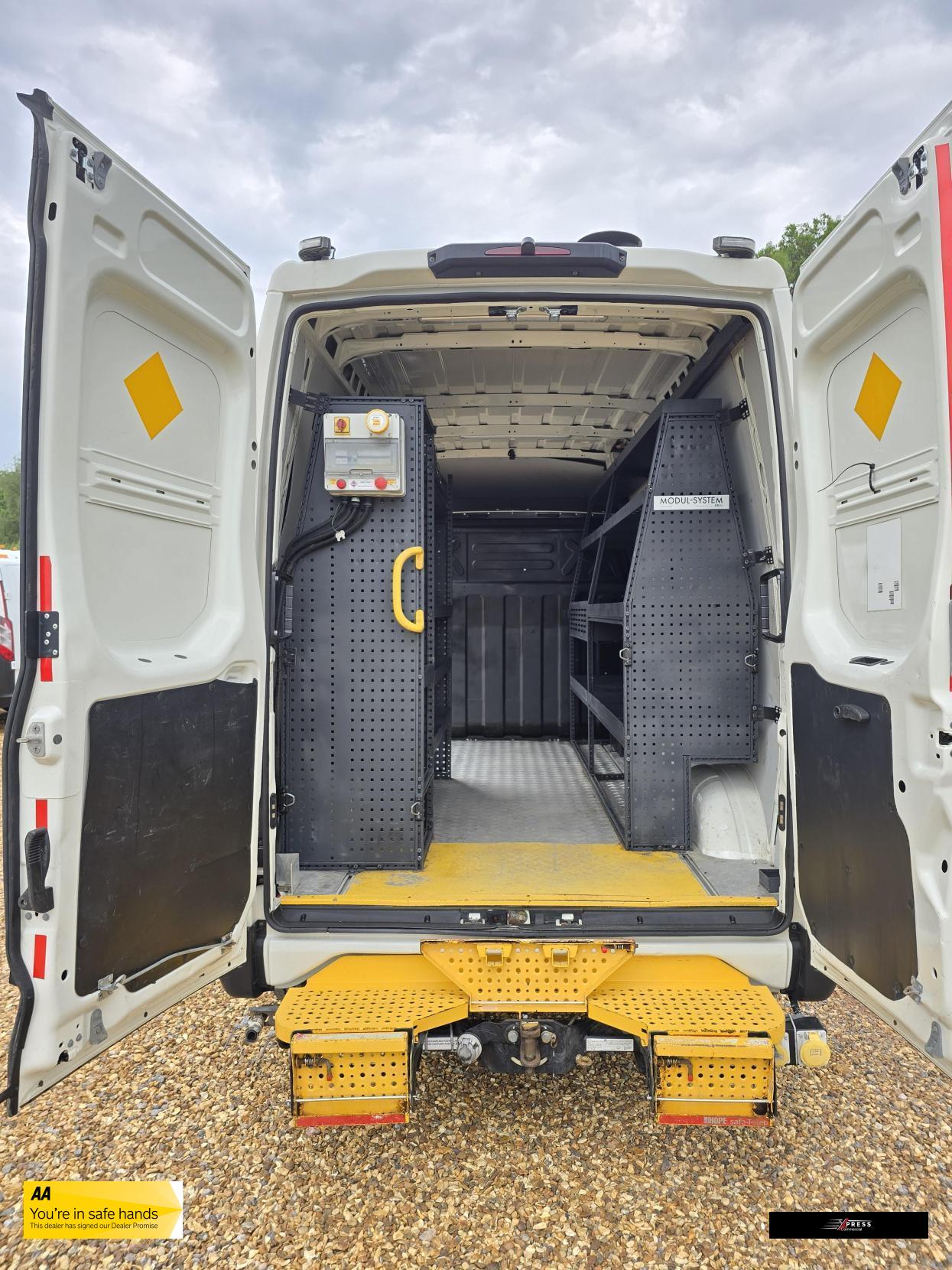 IVECO Daily Daily 2.3D HPI 12V 35S 3520 Panel Van 5dr Diesel Manual MWB Euro 6 (s/s) (116 ps)