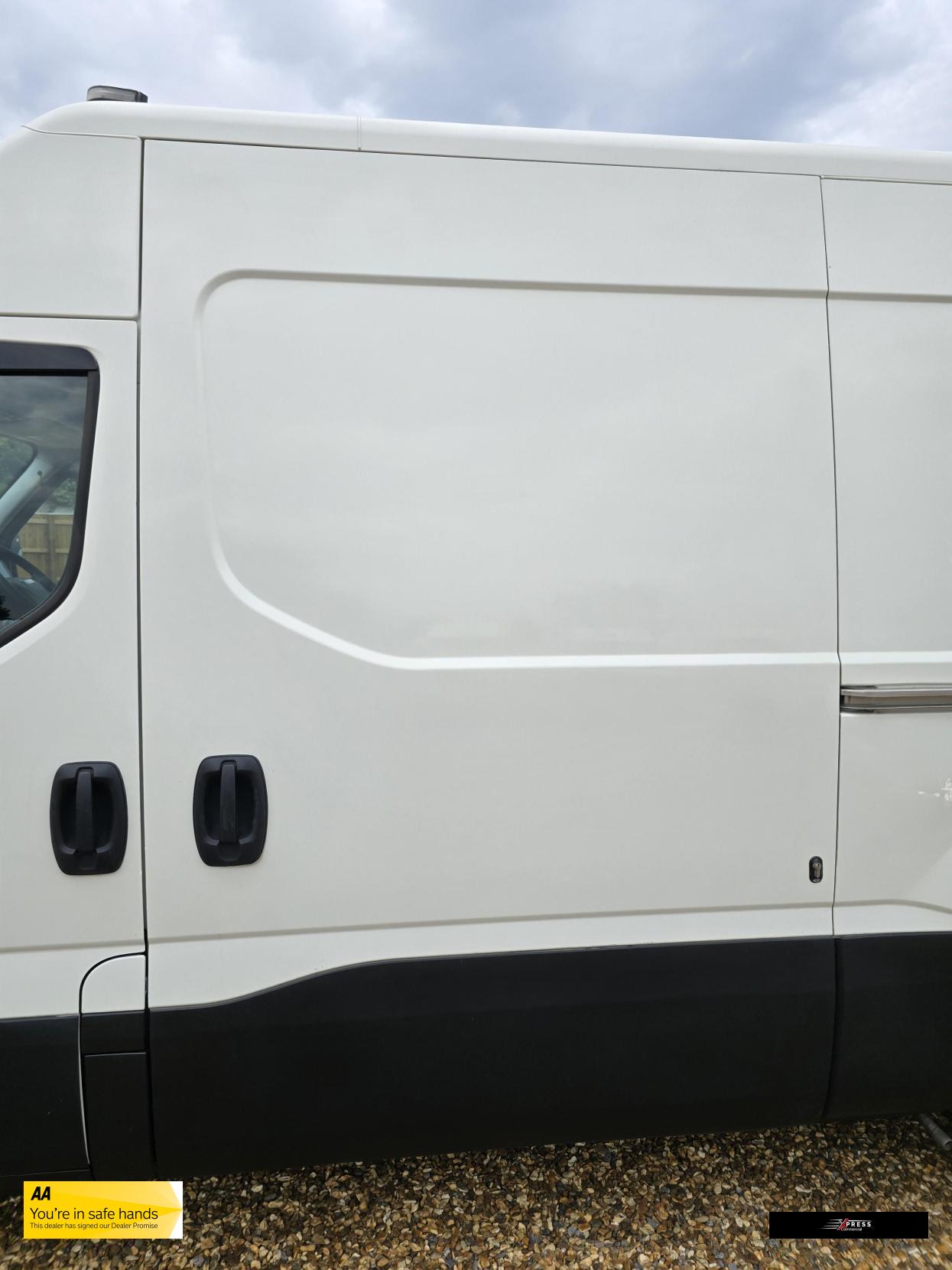 IVECO Daily Daily 2.3D HPI 12V 35S 3520 Panel Van 5dr Diesel Manual MWB Euro 6 (s/s) (116 ps)