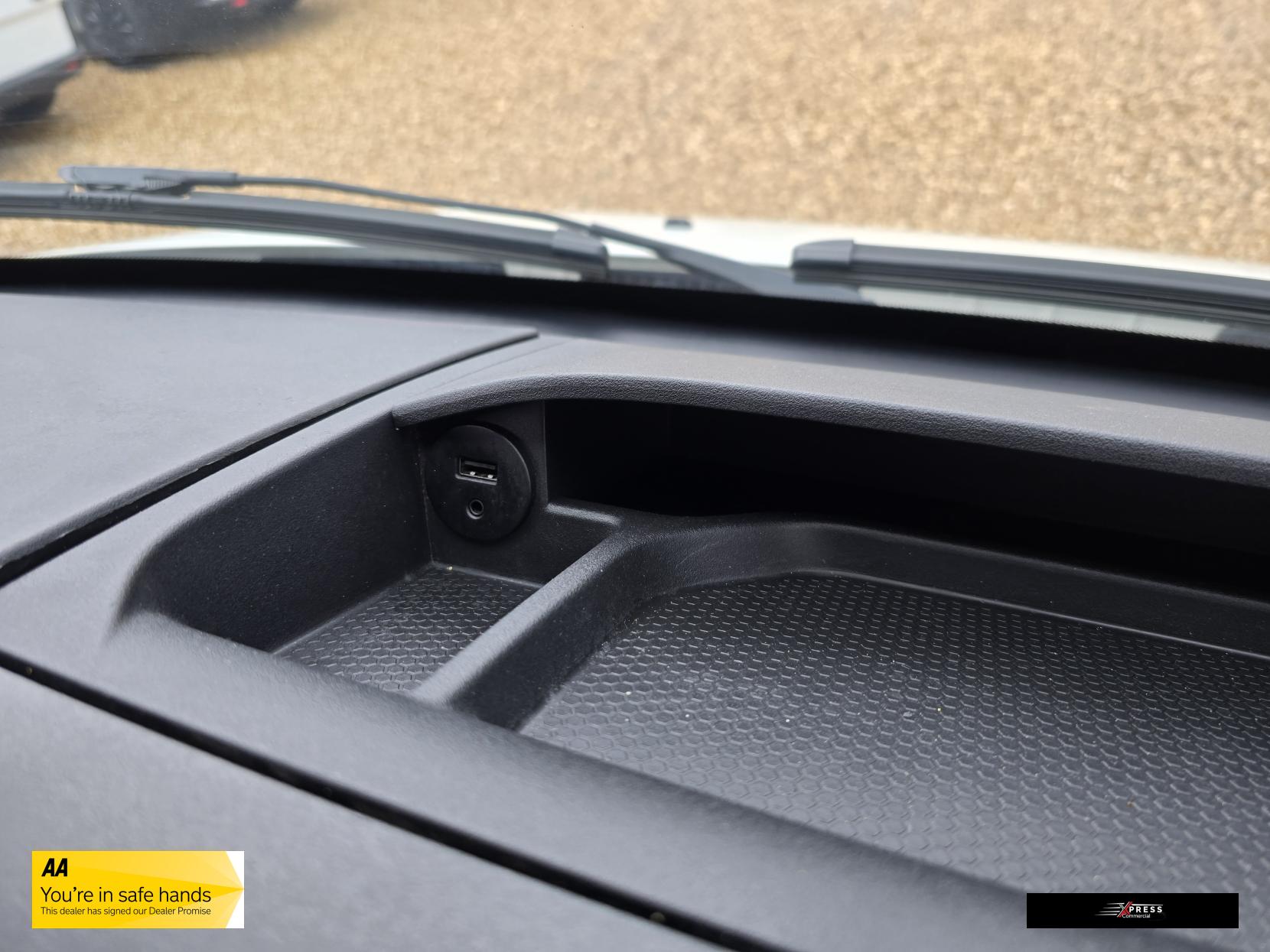 IVECO Daily Daily 2.3D HPI 12V 35S 3520 Panel Van 5dr Diesel Manual MWB Euro 6 (s/s) (116 ps)