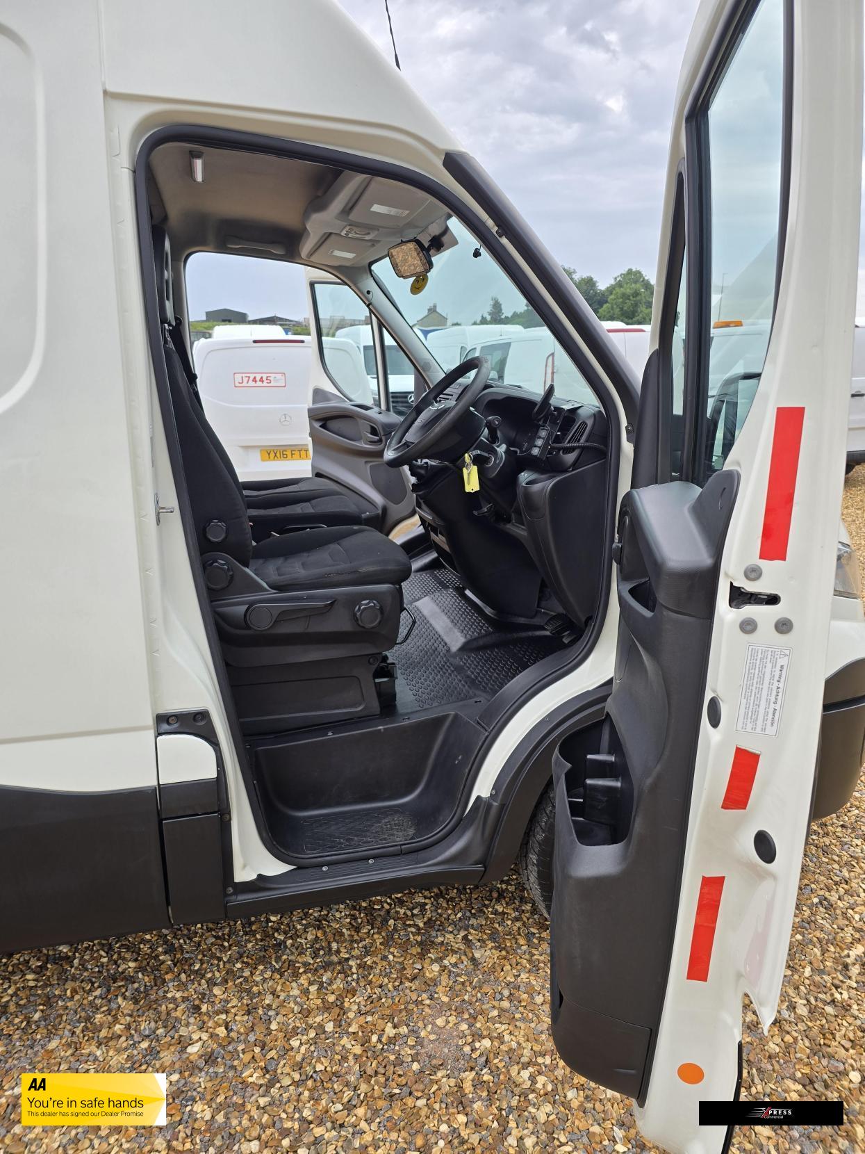 IVECO Daily Daily 2.3D HPI 12V 35S 3520 Panel Van 5dr Diesel Manual MWB Euro 6 (s/s) (116 ps)