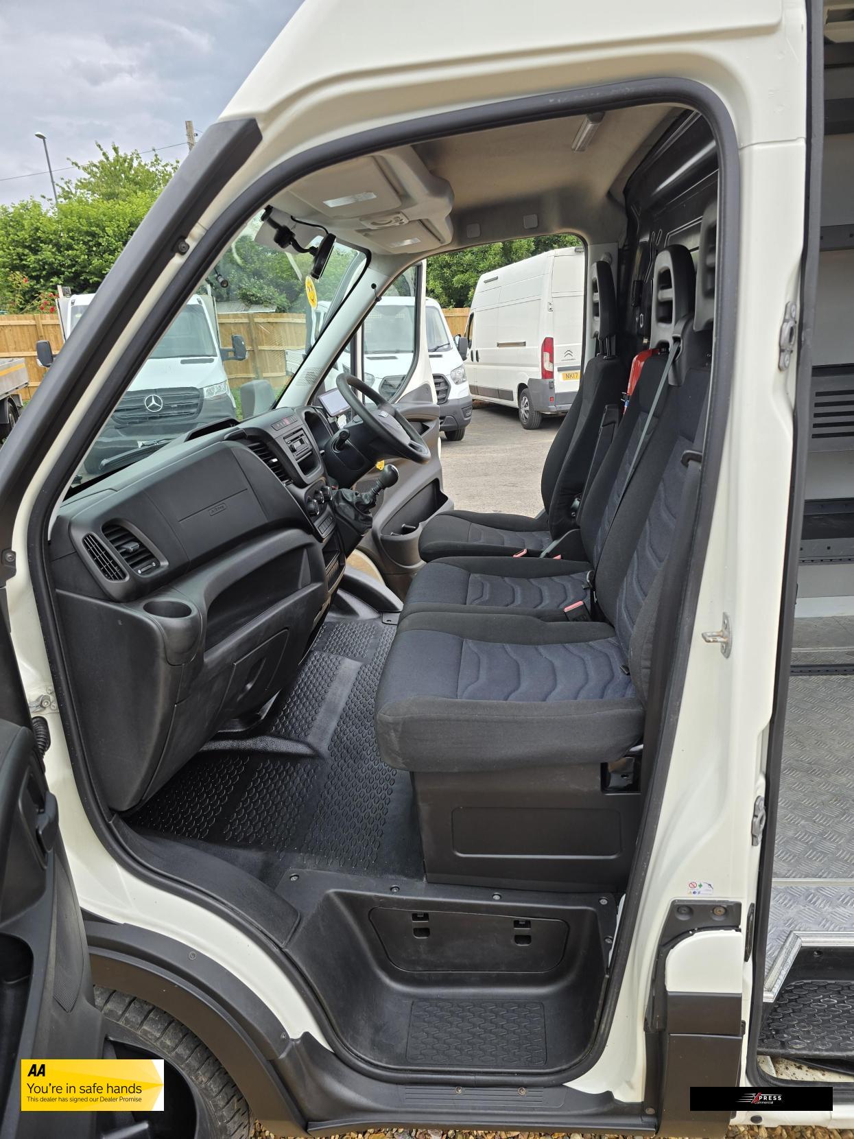 IVECO Daily Daily 2.3D HPI 12V 35S 3520 Panel Van 5dr Diesel Manual MWB Euro 6 (s/s) (116 ps)