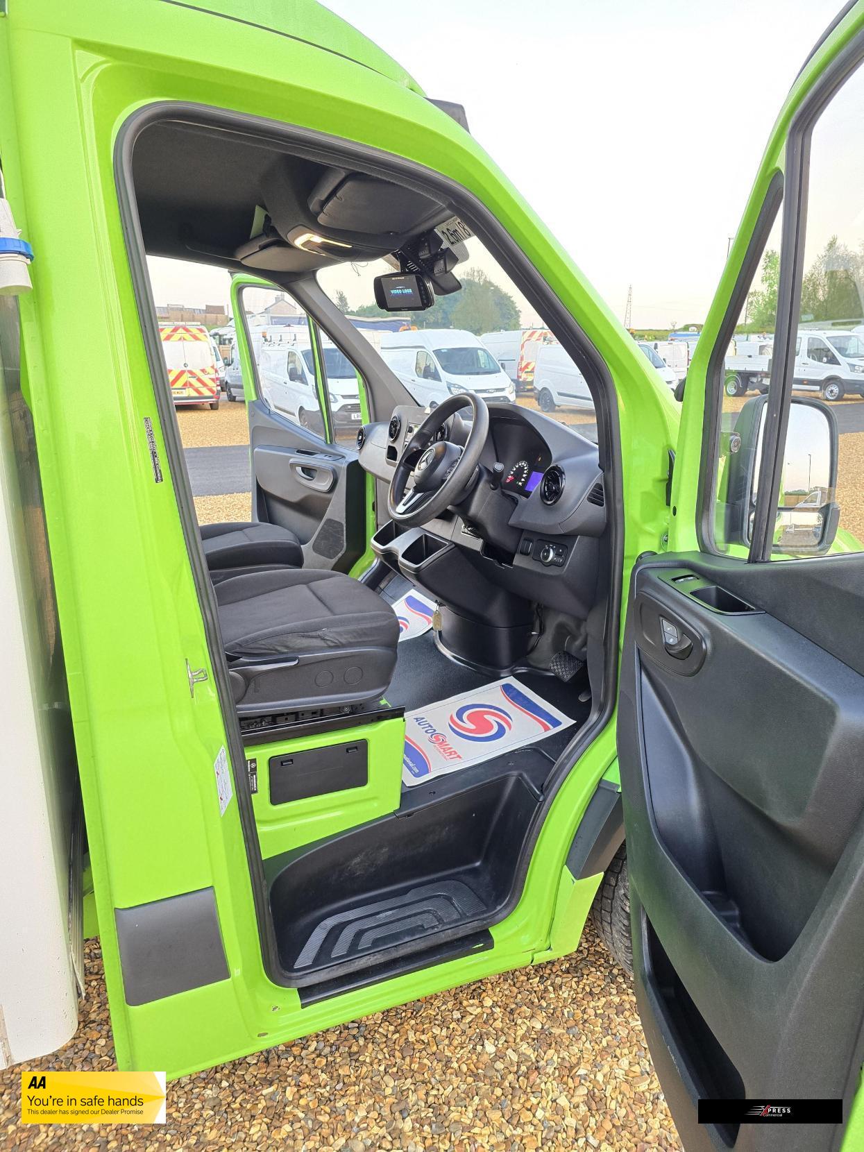 Mercedes-Benz Sprinter Sprinter 2.1 314 CDI Chassis Cab 2dr Diesel G-Tronic FWD L2 Euro 6 (143 ps)