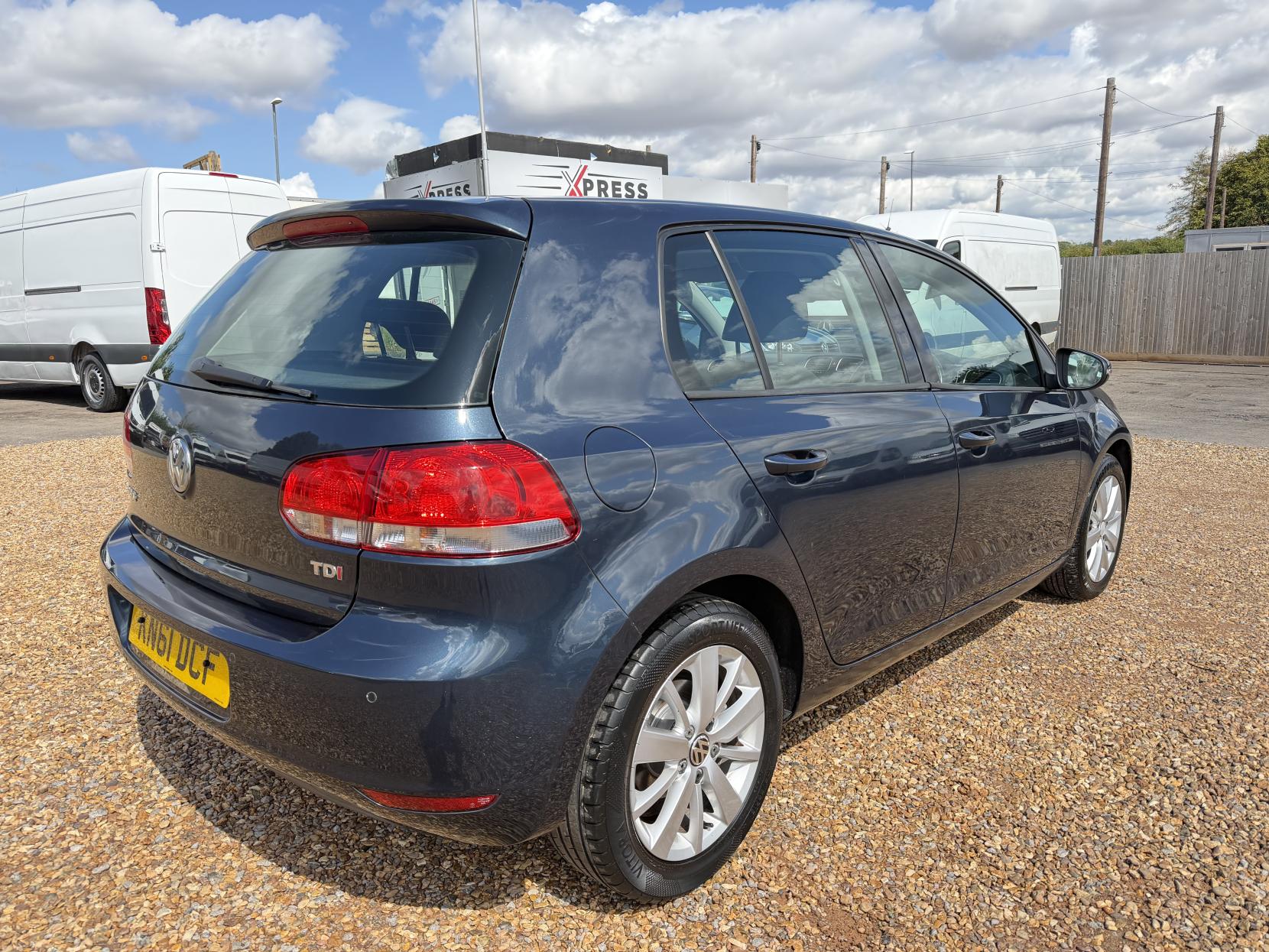 2011 Volkswagen Golf 1.6 TDI Match Hatchback 5dr Diesel DSG Euro 5 (105 ps) - Thumbnail 12