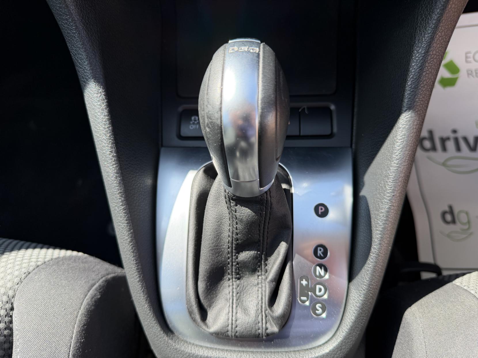 2011 Volkswagen Golf 1.6 TDI Match Hatchback 5dr Diesel DSG Euro 5 (105 ps) - Thumbnail 35
