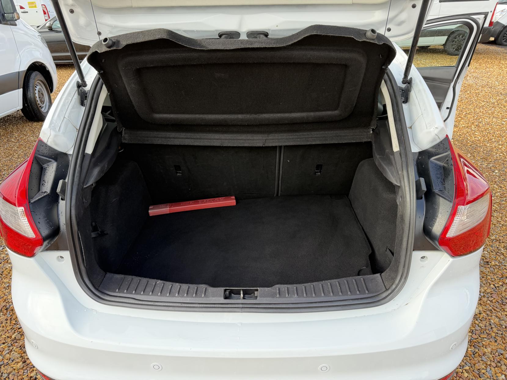 Ford Focus 1.6 TDCi Titanium Hatchback 5dr Diesel Manual Euro 5 (s/s) (115 ps)