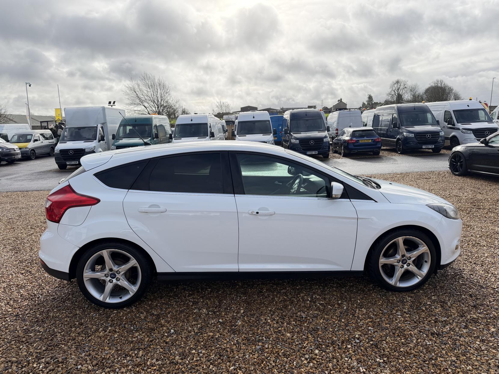 Ford Focus 1.6 TDCi Titanium Hatchback 5dr Diesel Manual Euro 5 (s/s) (115 ps)