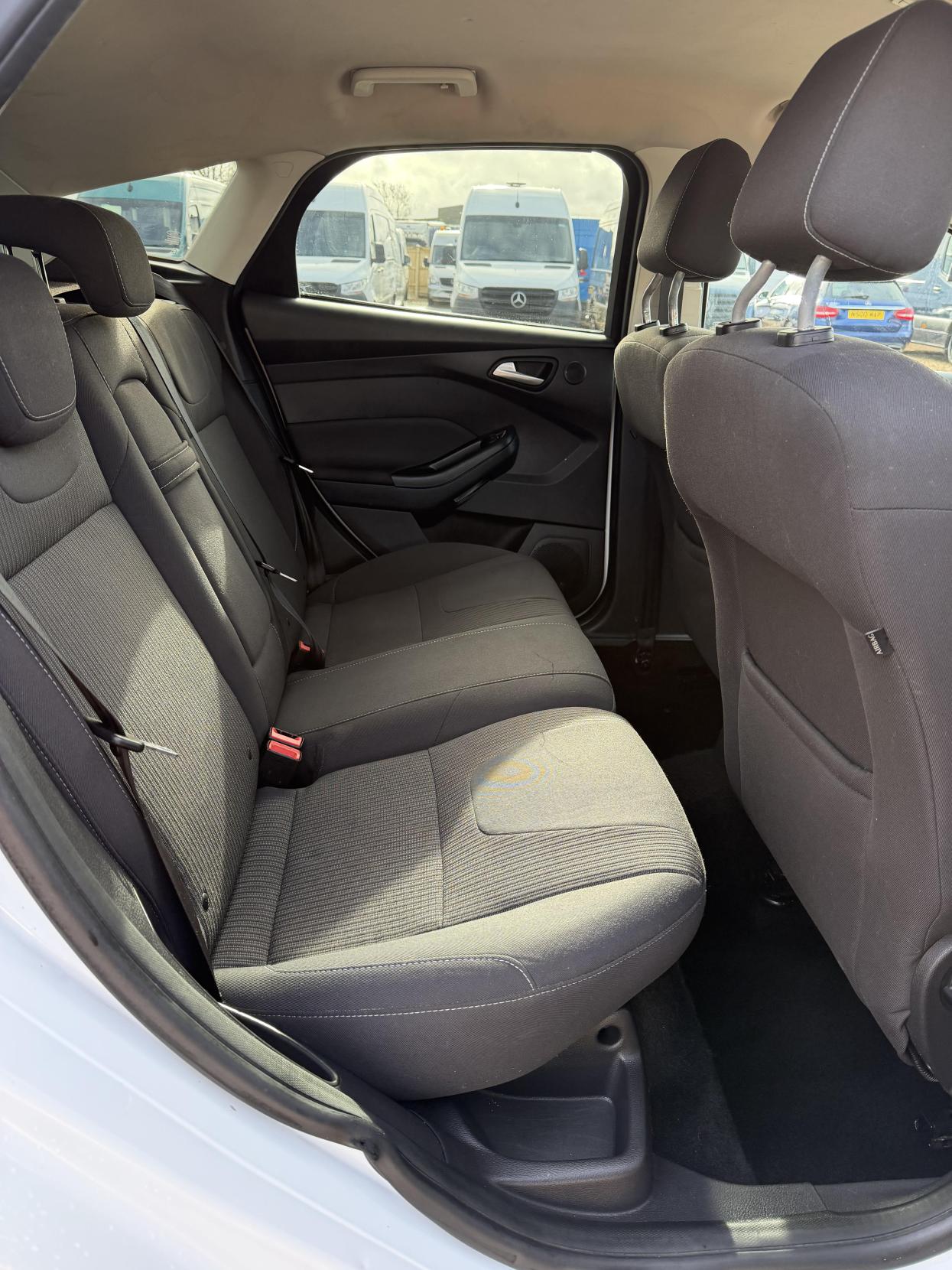 Ford Focus 1.6 TDCi Titanium Hatchback 5dr Diesel Manual Euro 5 (s/s) (115 ps)