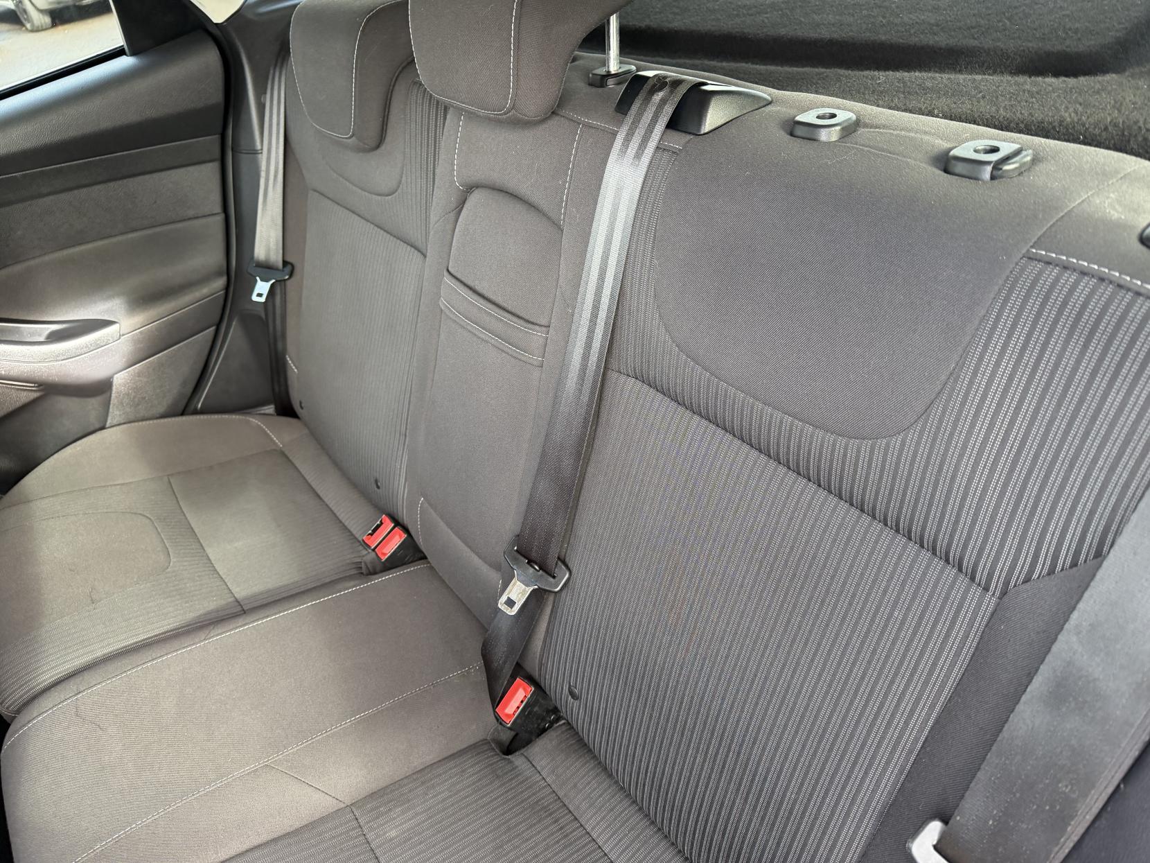 Ford Focus 1.6 TDCi Titanium Hatchback 5dr Diesel Manual Euro 5 (s/s) (115 ps)