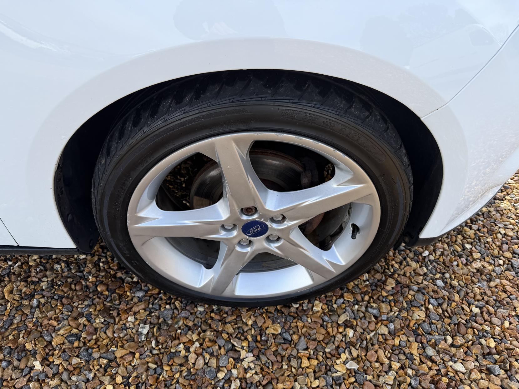 Ford Focus 1.6 TDCi Titanium Hatchback 5dr Diesel Manual Euro 5 (s/s) (115 ps)