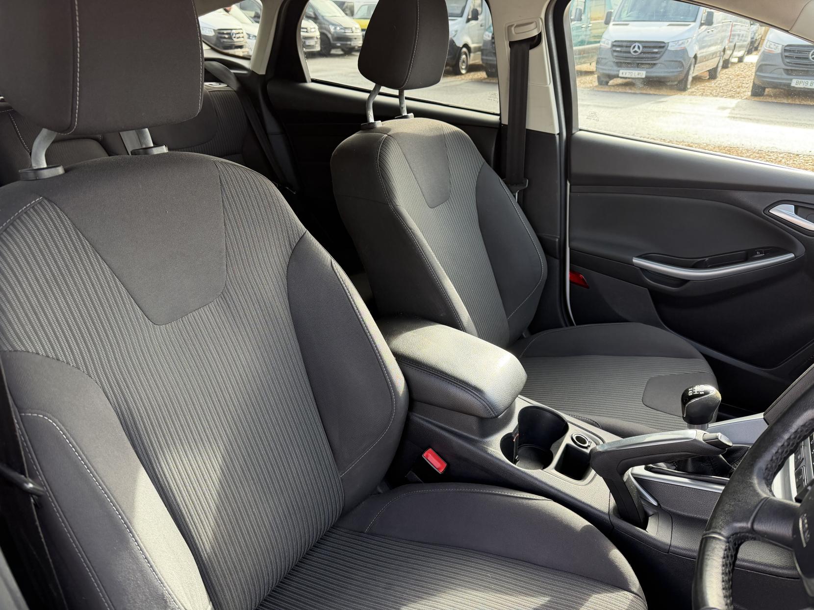 Ford Focus 1.6 TDCi Titanium Hatchback 5dr Diesel Manual Euro 5 (s/s) (115 ps)