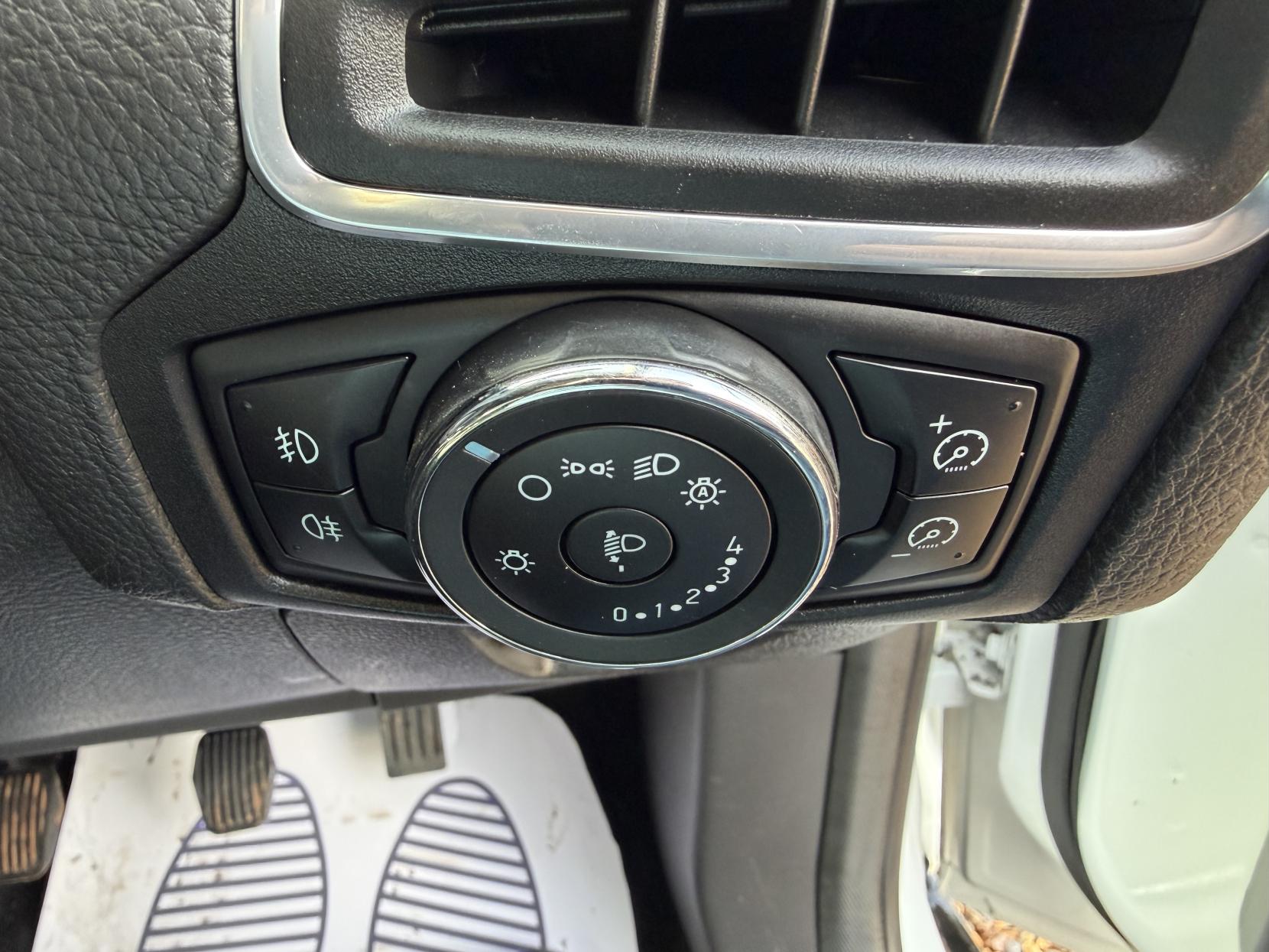 Ford Focus 1.6 TDCi Titanium Hatchback 5dr Diesel Manual Euro 5 (s/s) (115 ps)