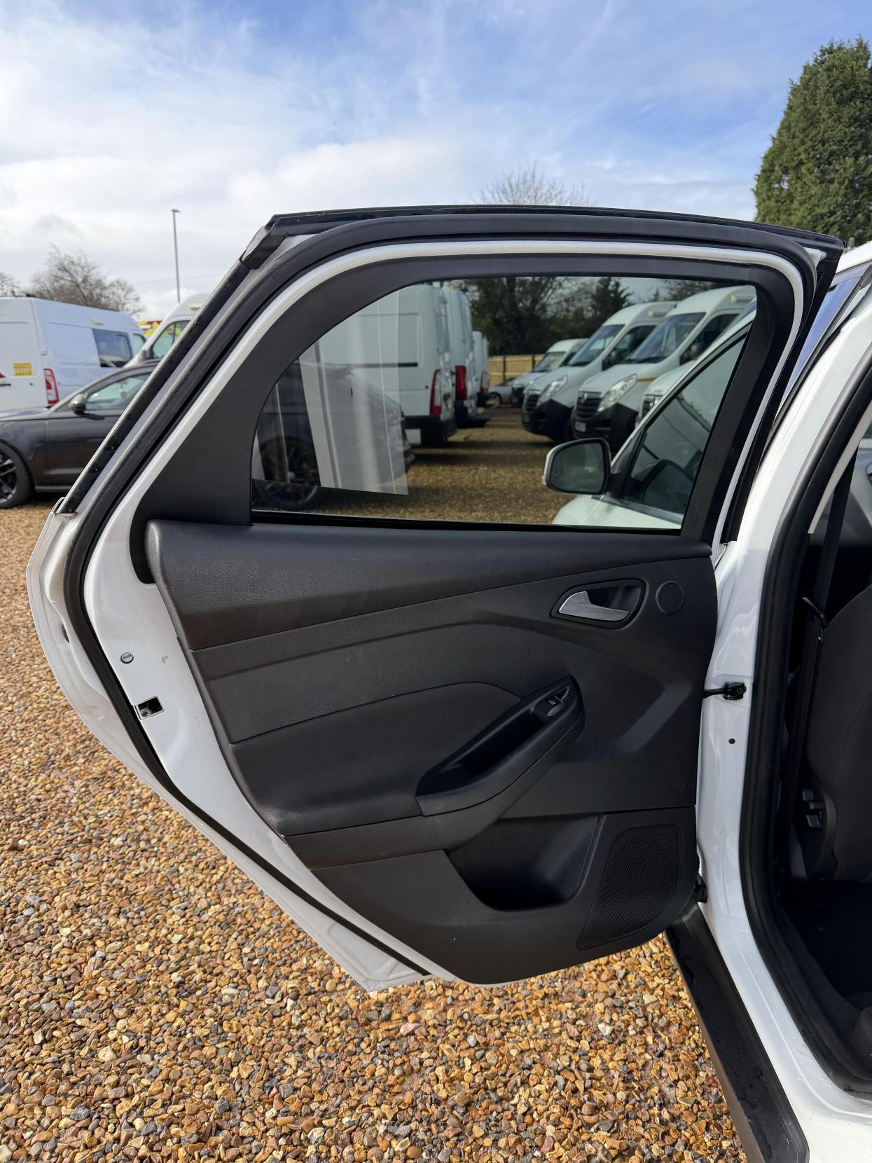 Ford Focus 1.6 TDCi Titanium Hatchback 5dr Diesel Manual Euro 5 (s/s) (115 ps)