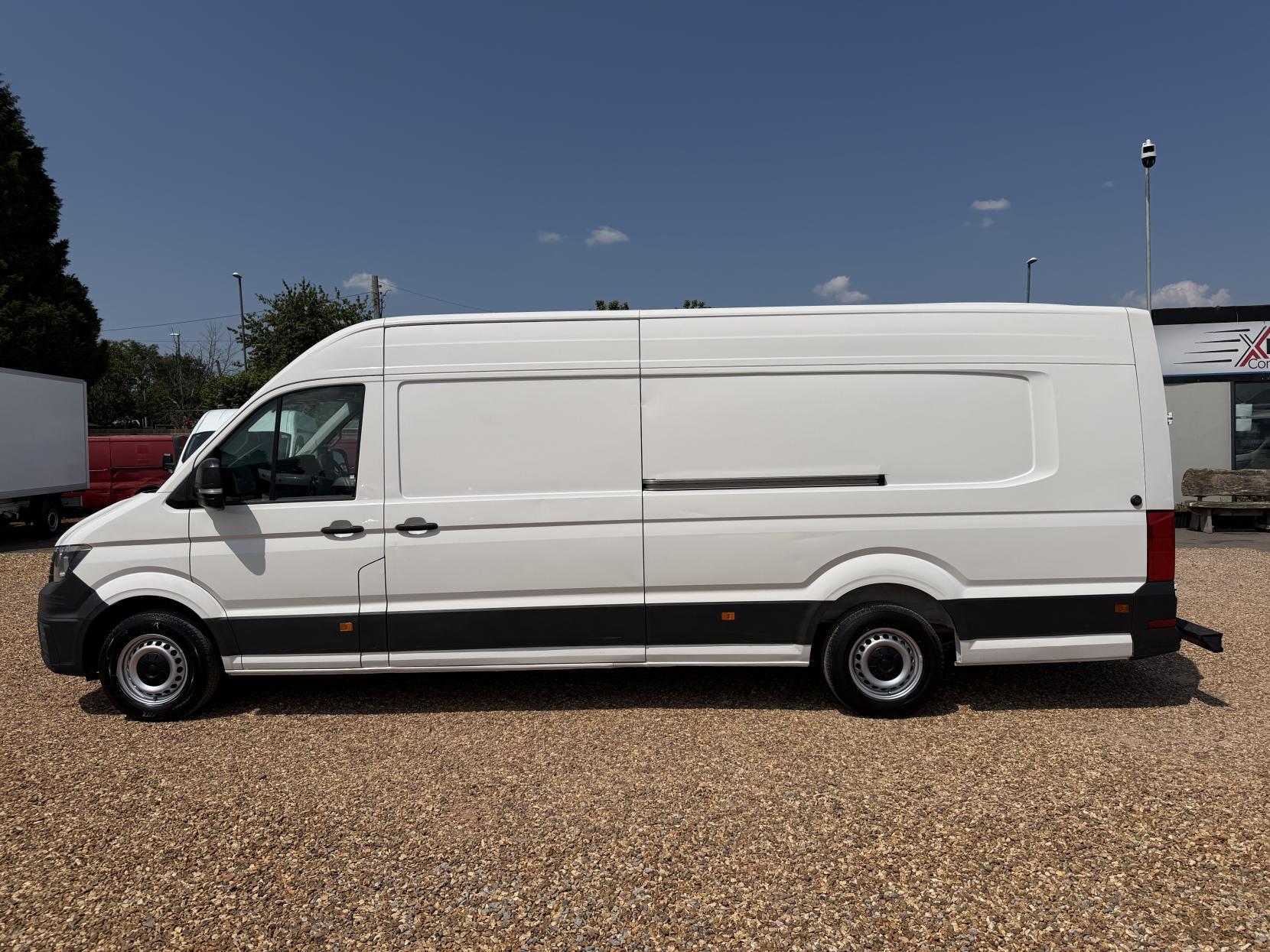 2021 Volkswagen Crafter 2.0 TDI CR35 Trendline Maxi Panel Van 5dr Diesel Automatic FWD XLWB High Roof Euro 6 (s/s) (140 ps) - Thumbnail 8