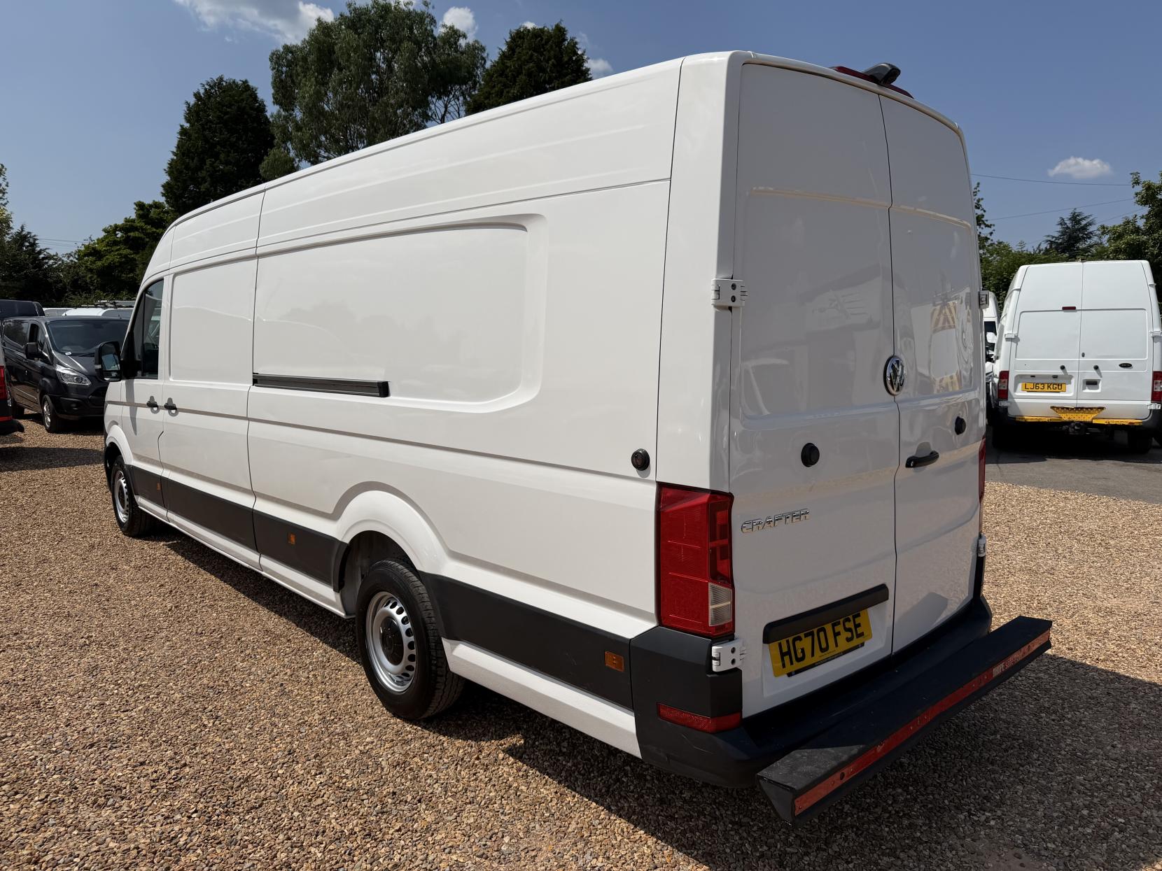 2021 Volkswagen Crafter 2.0 TDI CR35 Trendline Maxi Panel Van 5dr Diesel Automatic FWD XLWB High Roof Euro 6 (s/s) (140 ps) - Thumbnail 9