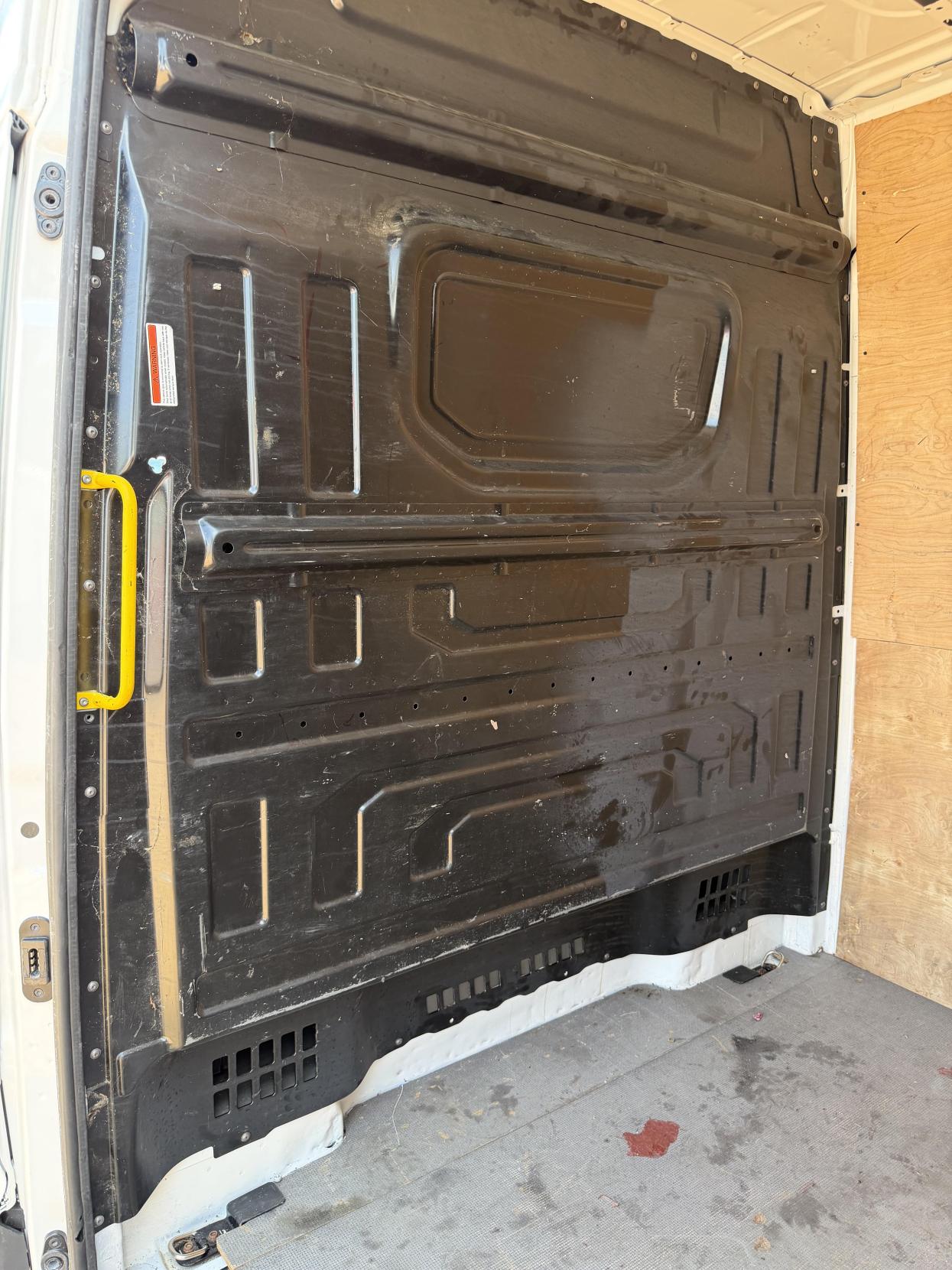 2021 Volkswagen Crafter 2.0 TDI CR35 Trendline Maxi Panel Van 5dr Diesel Automatic FWD XLWB High Roof Euro 6 (s/s) (140 ps) - Thumbnail 21