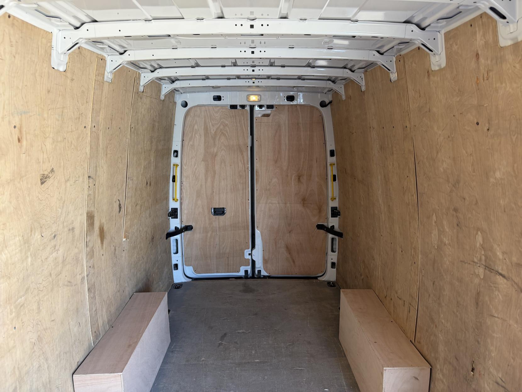 2021 Volkswagen Crafter 2.0 TDI CR35 Trendline Maxi Panel Van 5dr Diesel Automatic FWD XLWB High Roof Euro 6 (s/s) (140 ps) - Thumbnail 25