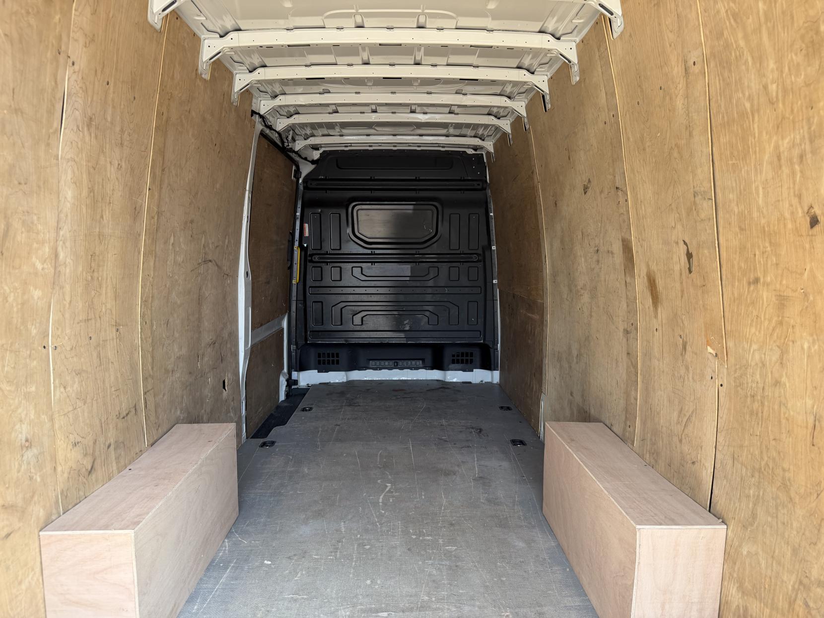 2021 Volkswagen Crafter 2.0 TDI CR35 Trendline Maxi Panel Van 5dr Diesel Automatic FWD XLWB High Roof Euro 6 (s/s) (140 ps) - Thumbnail 29