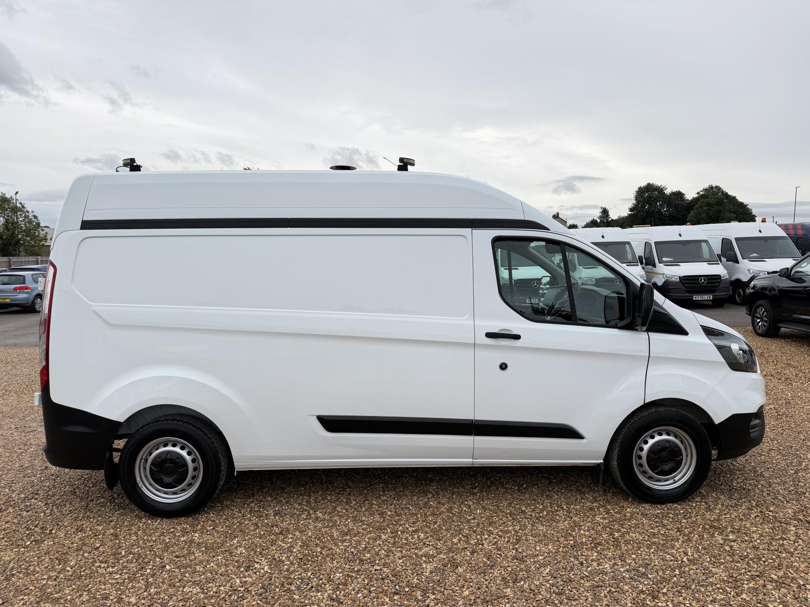 2019 Ford Transit Custom 2.0 320 EcoBlue Panel Van 5dr Diesel Manual L2 H2 Euro 6 (130 ps) - Thumbnail 12